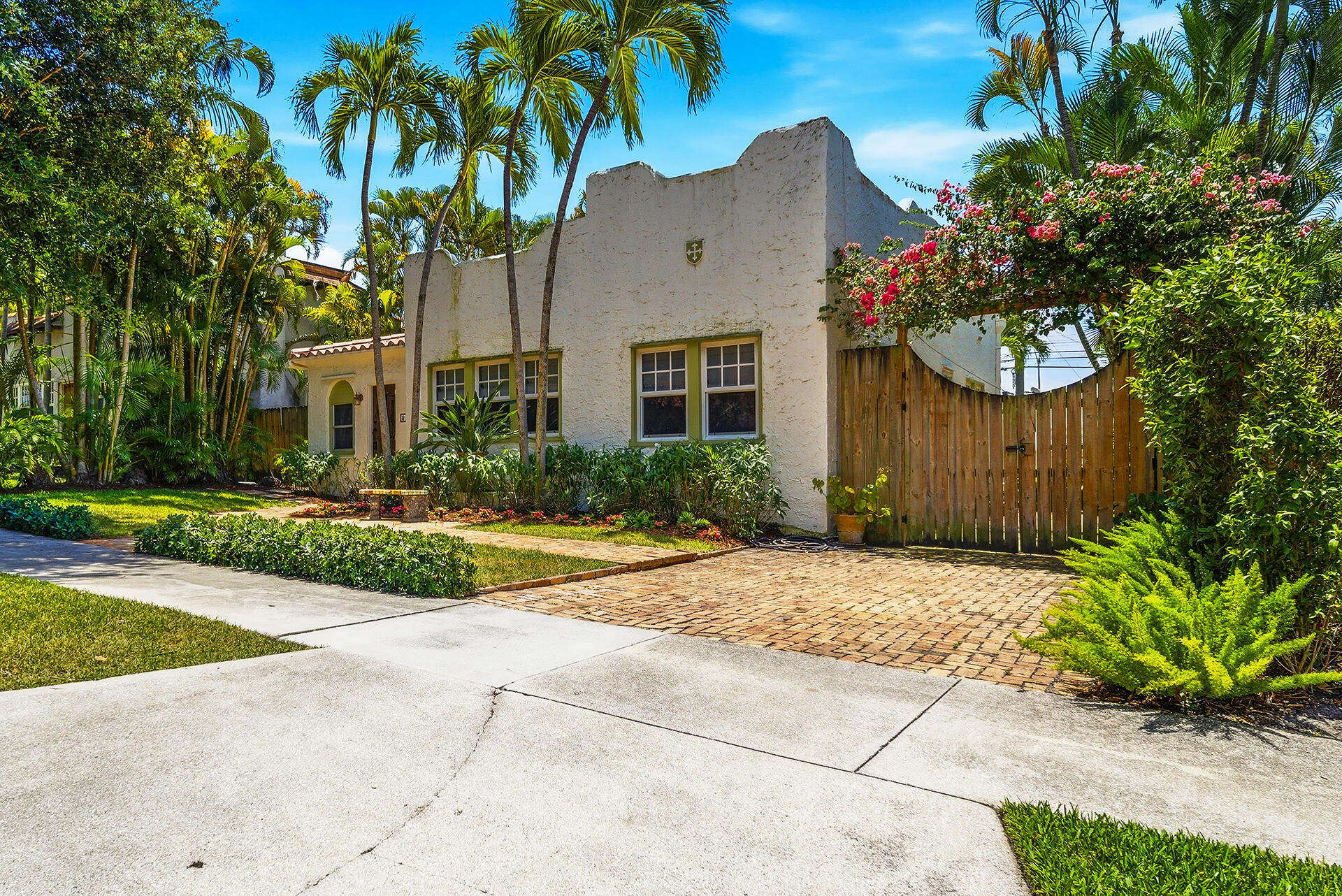 810 Avon Road