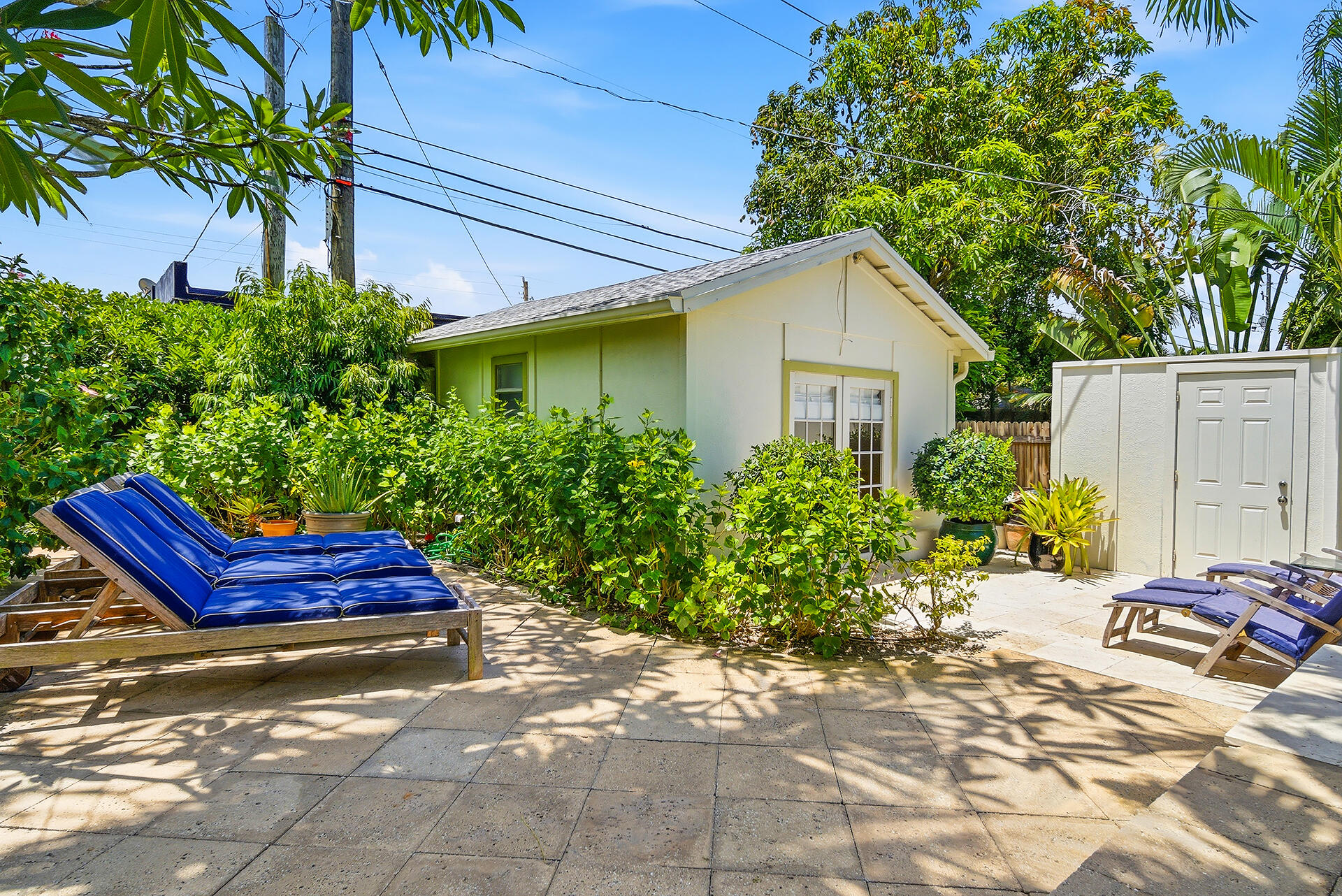 810 Avon Road