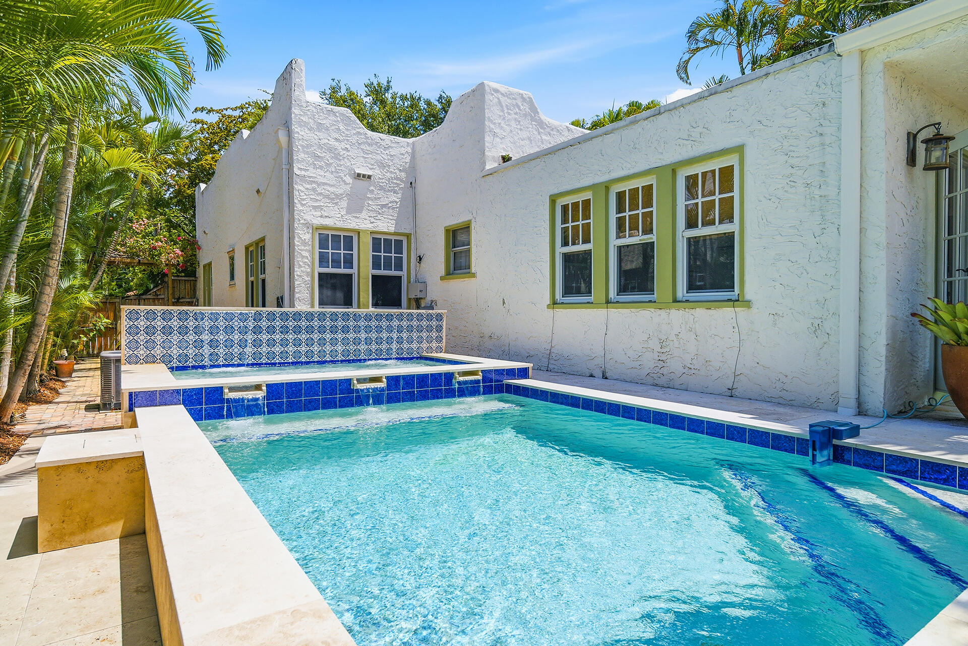 810 Avon Road