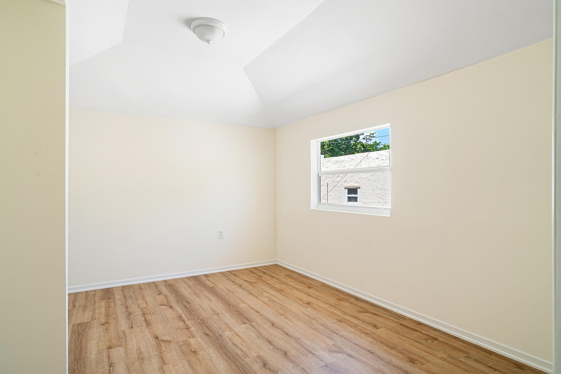 813 Avon Road