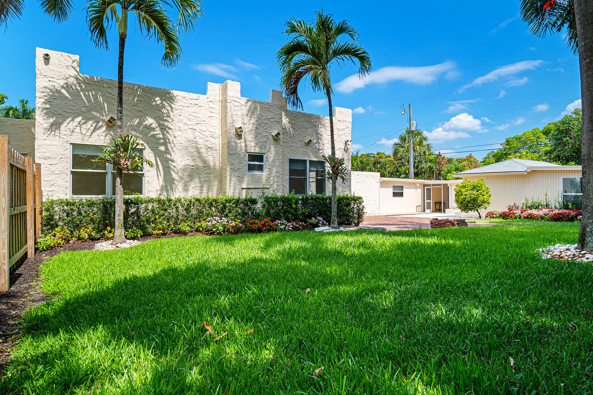 813 Avon Road