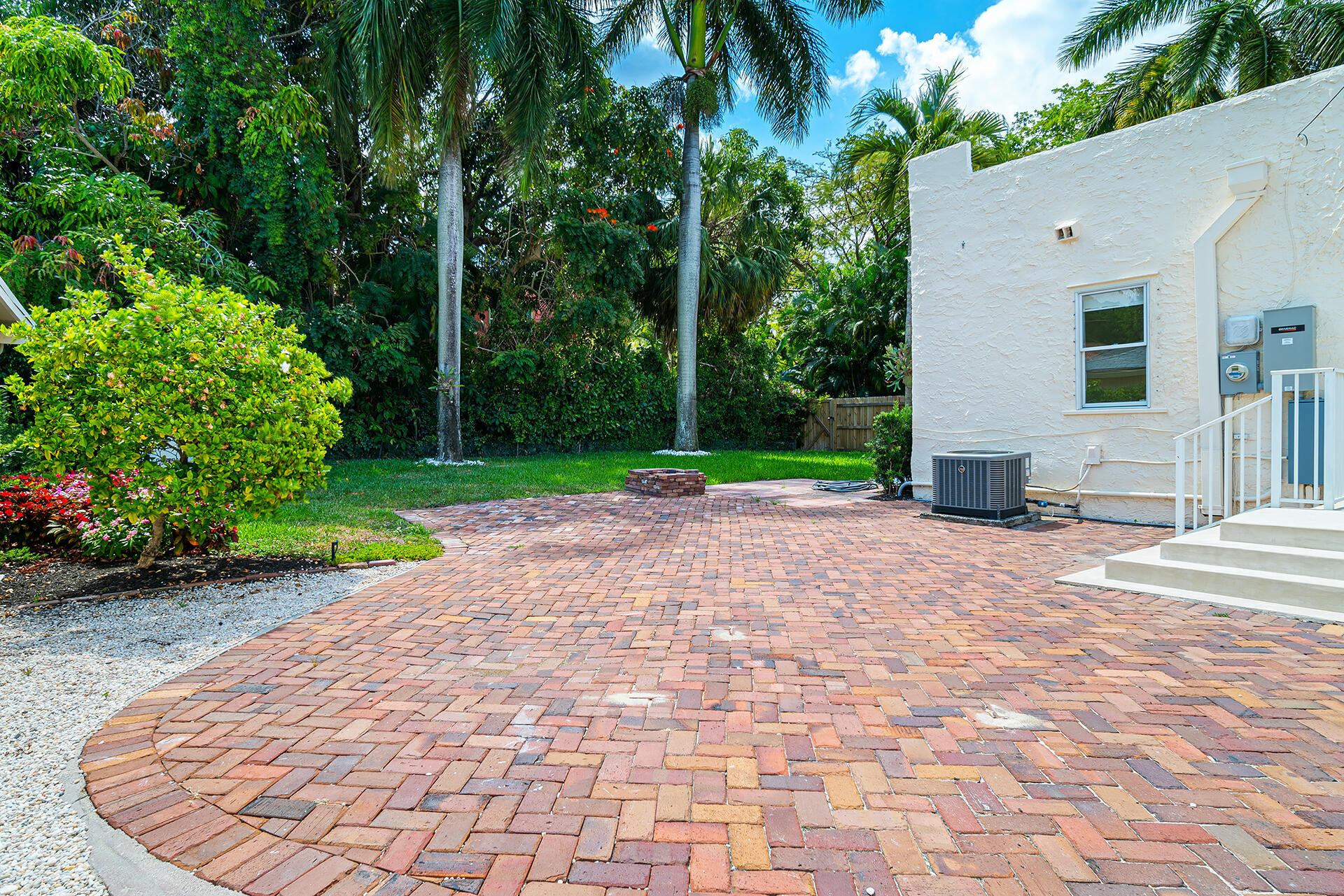 813 Avon Road