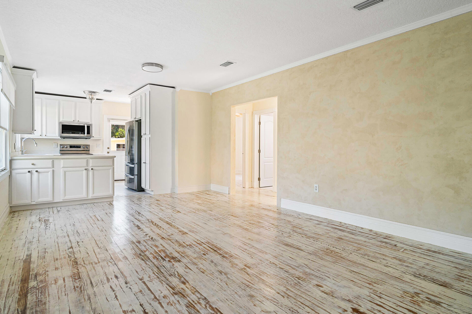 813 Avon Road