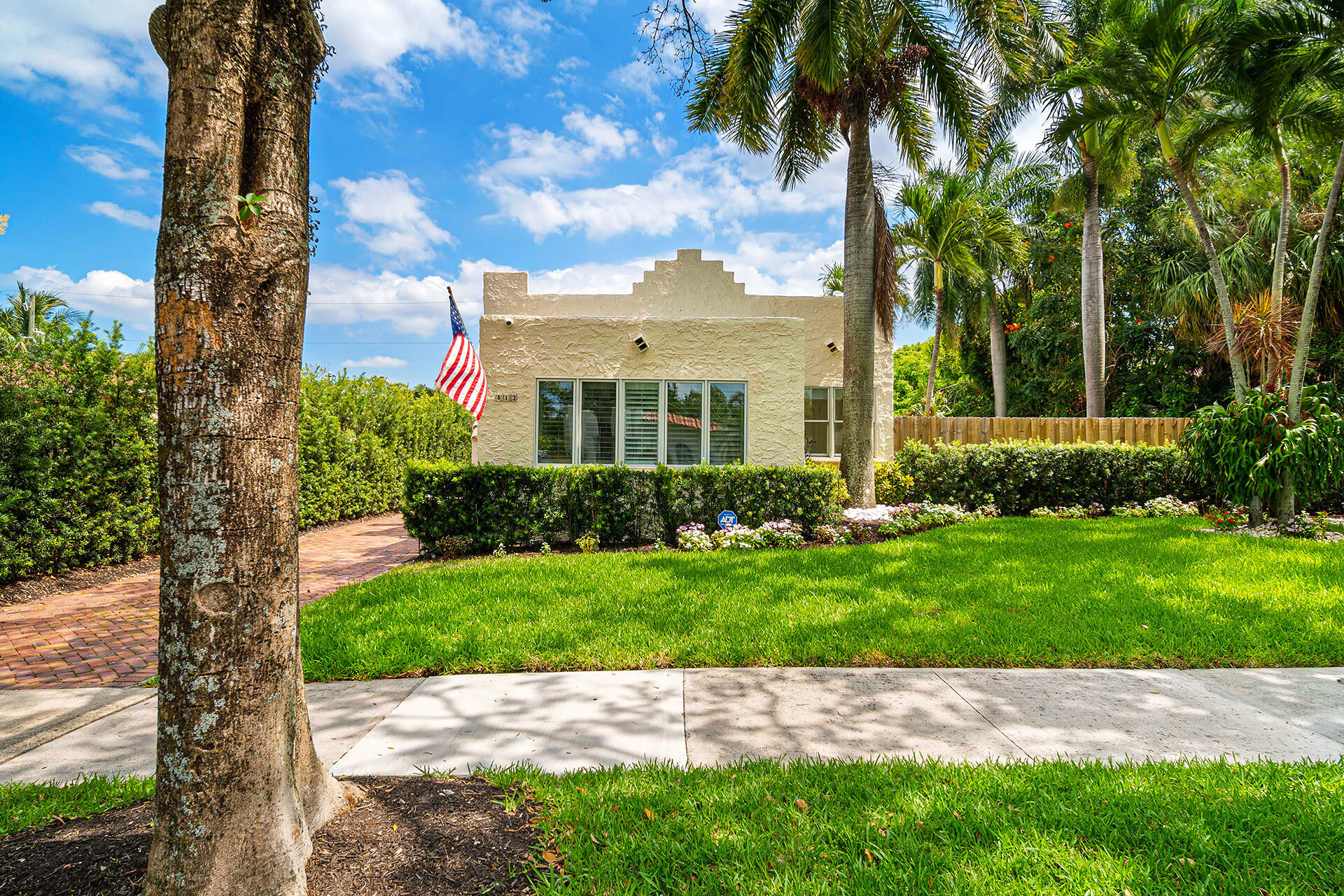 813 Avon Road