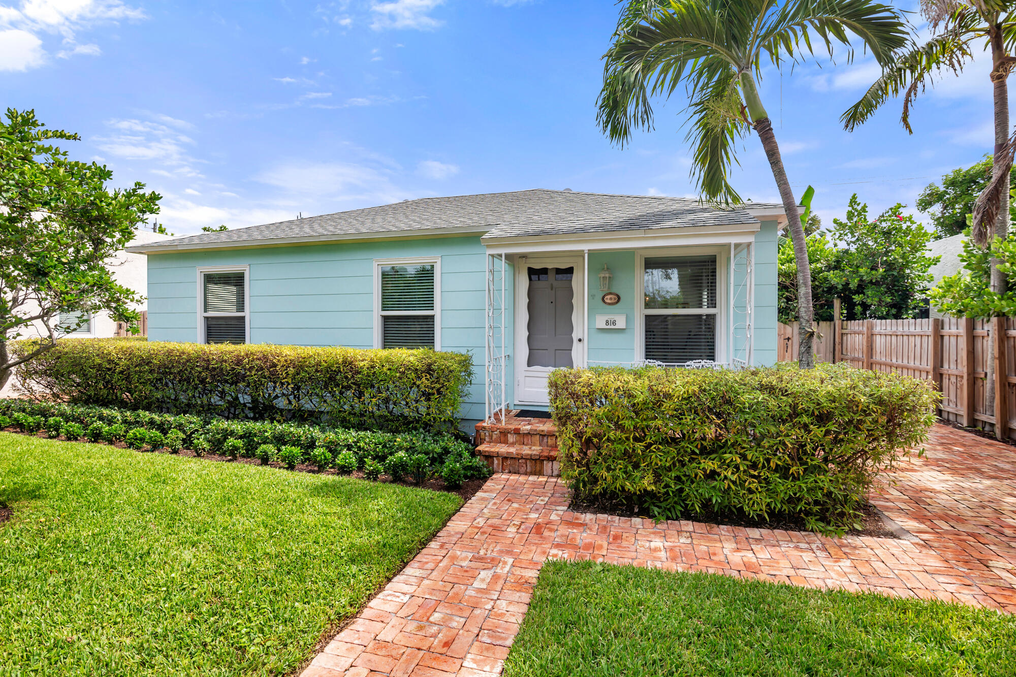 816 Avon Road