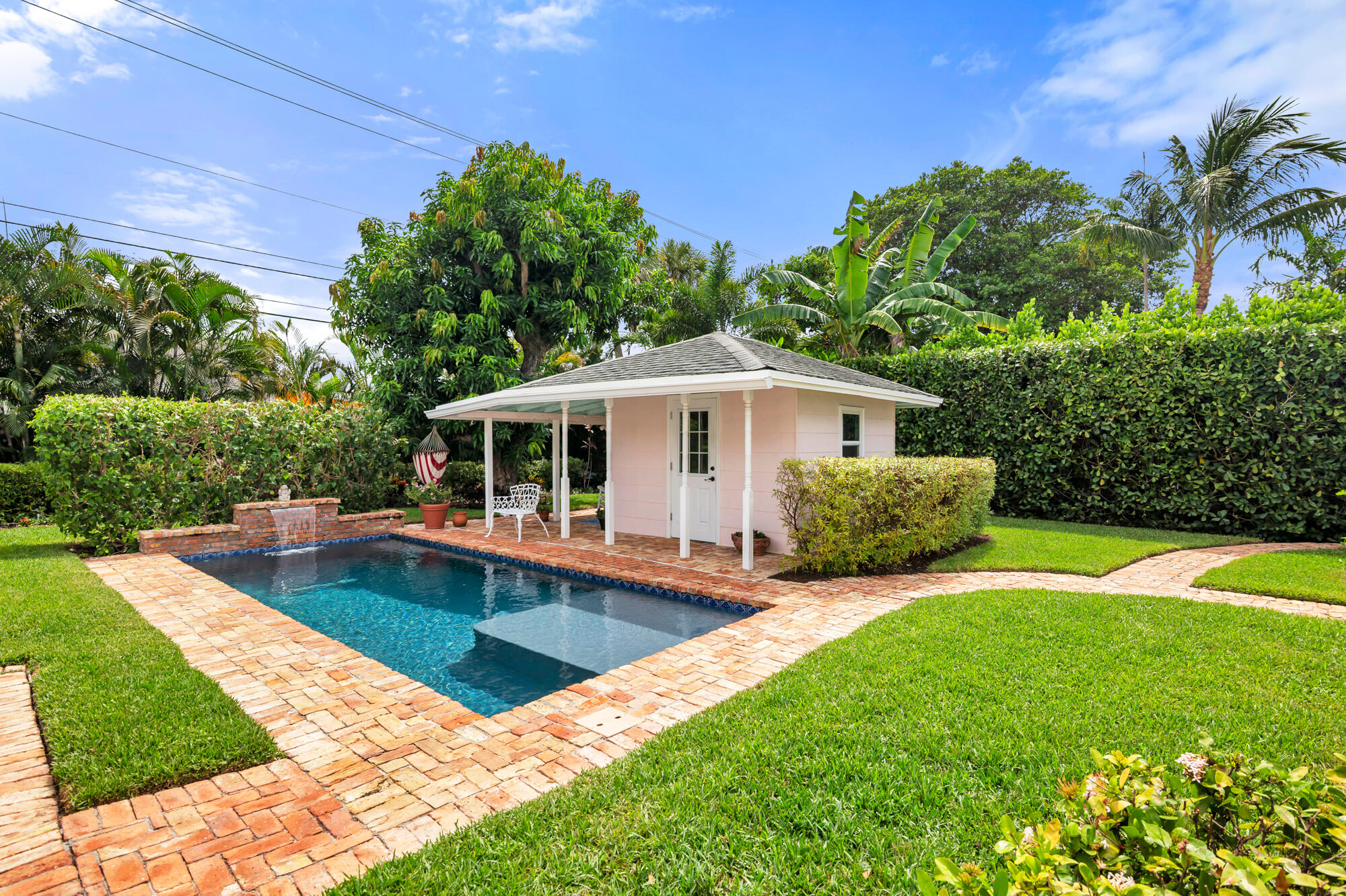 816 Avon Road