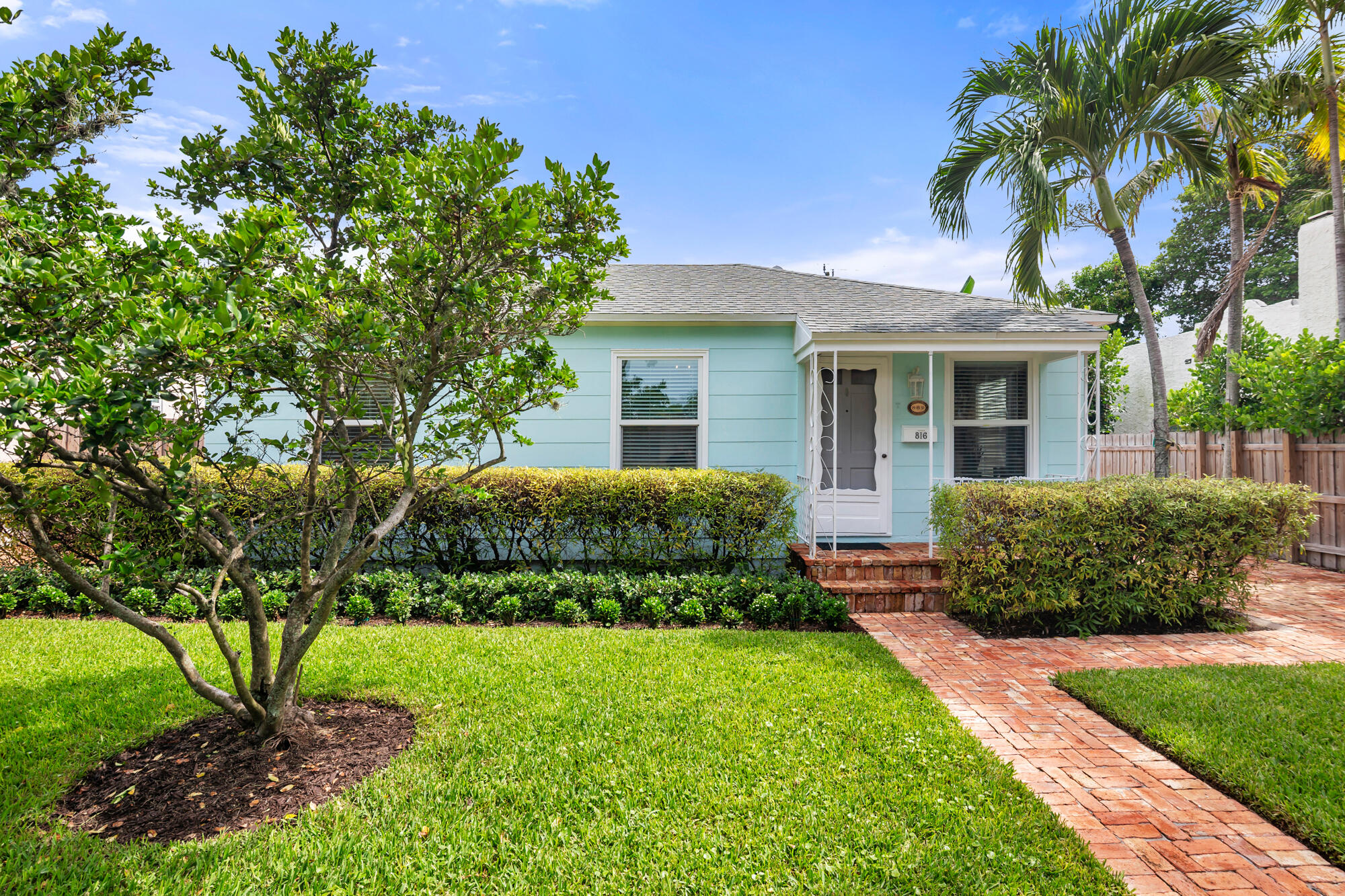 816 Avon Road