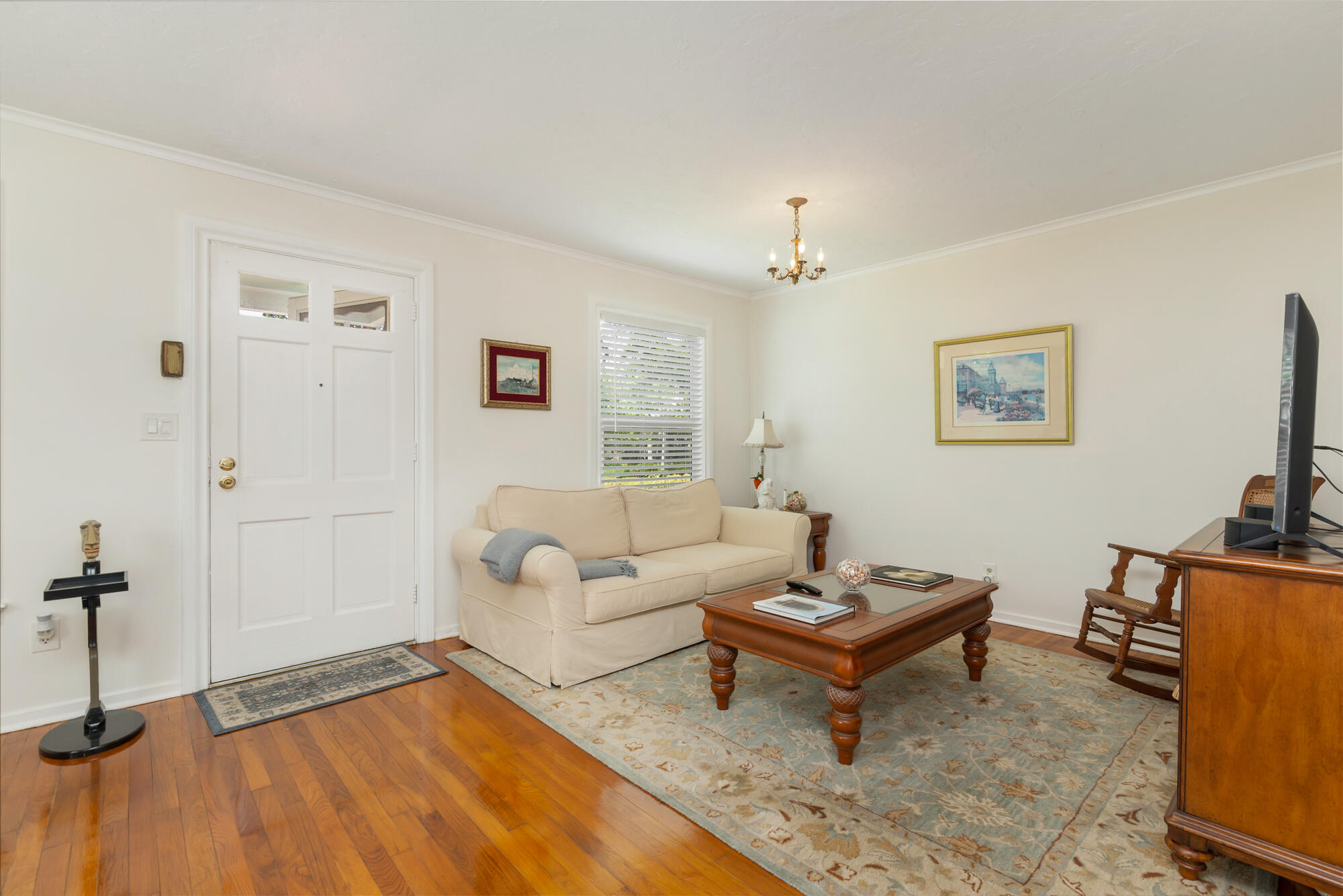 816 Avon Road
