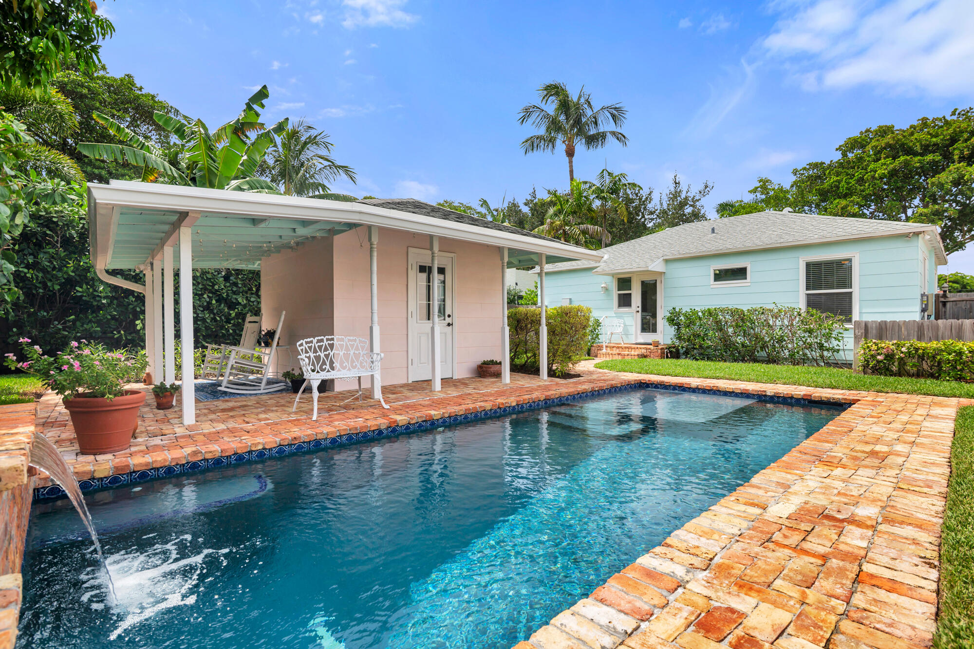 816 Avon Road