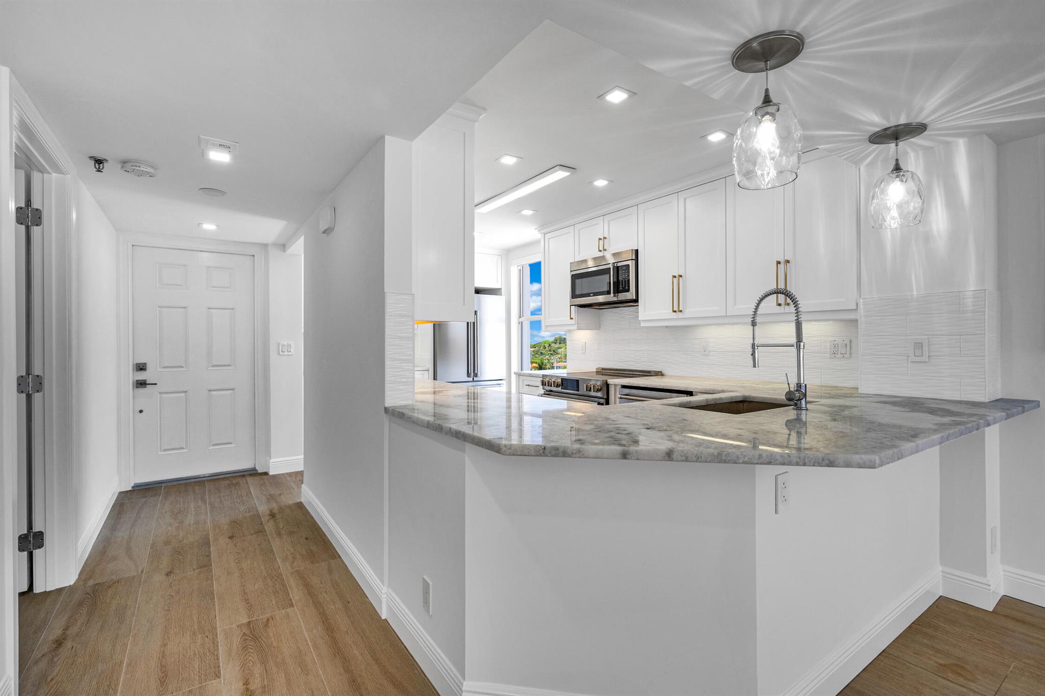 3901 S Flagler Drive 806