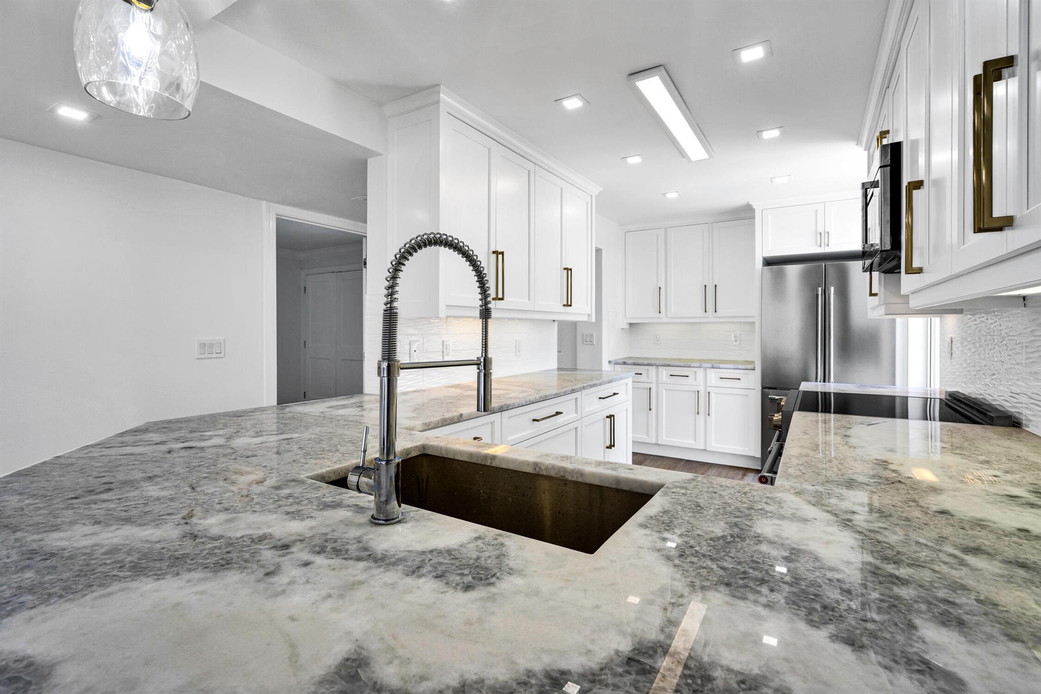 3901 S Flagler Drive 806