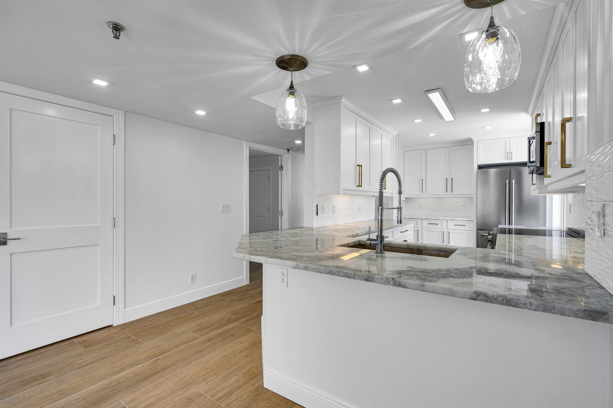 3901 S Flagler Drive 806