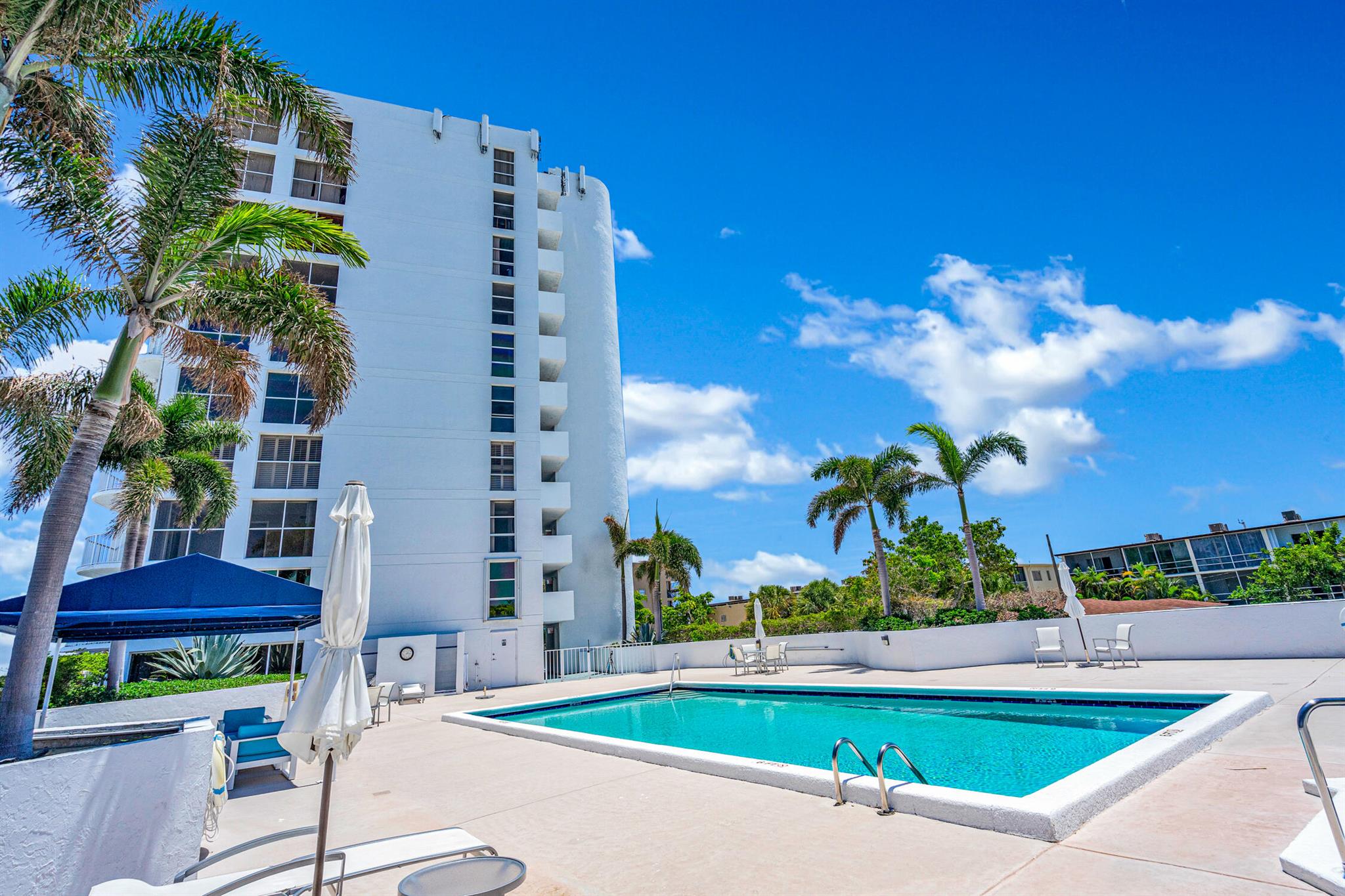3901 S Flagler Drive 806