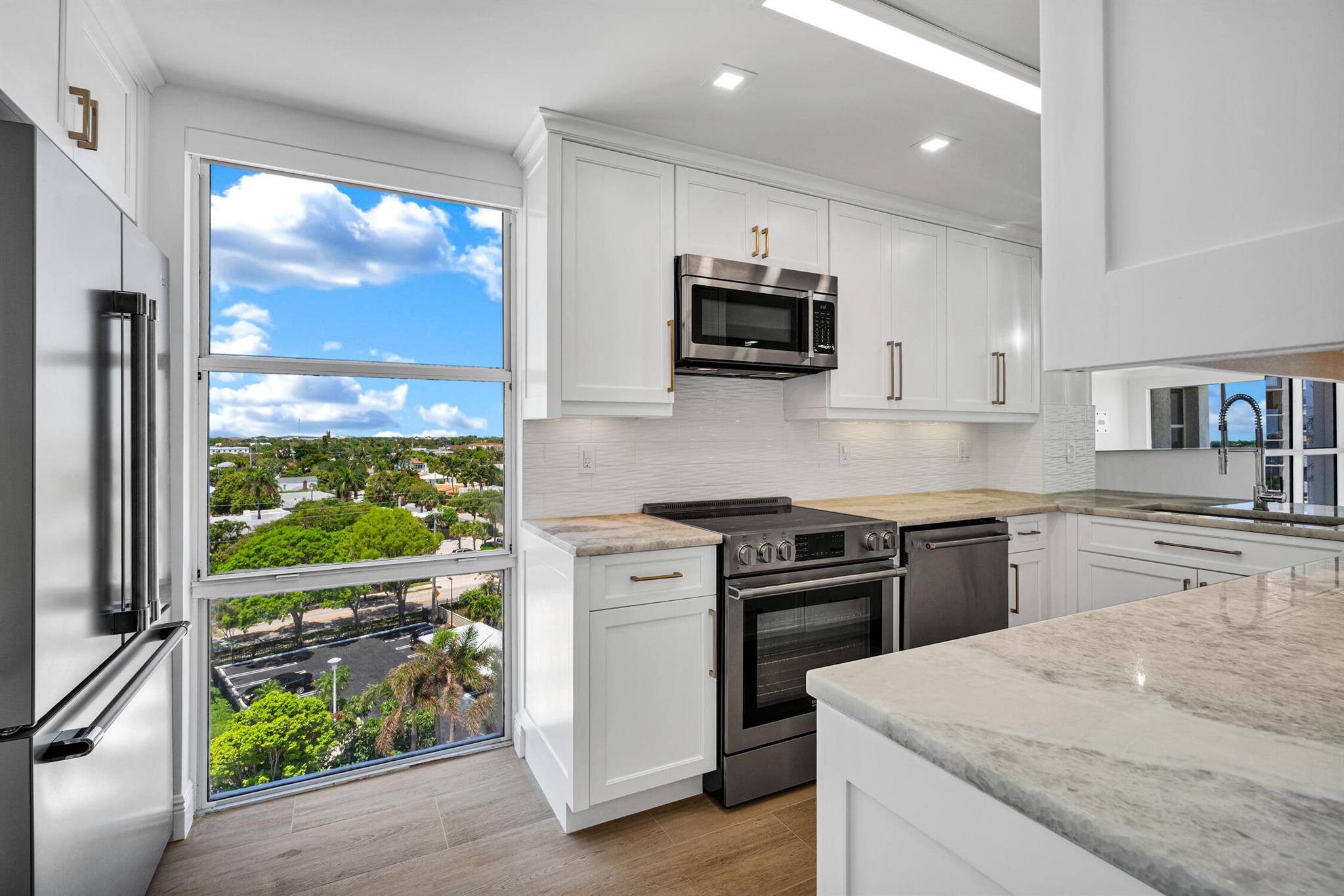 3901 S Flagler Drive 806