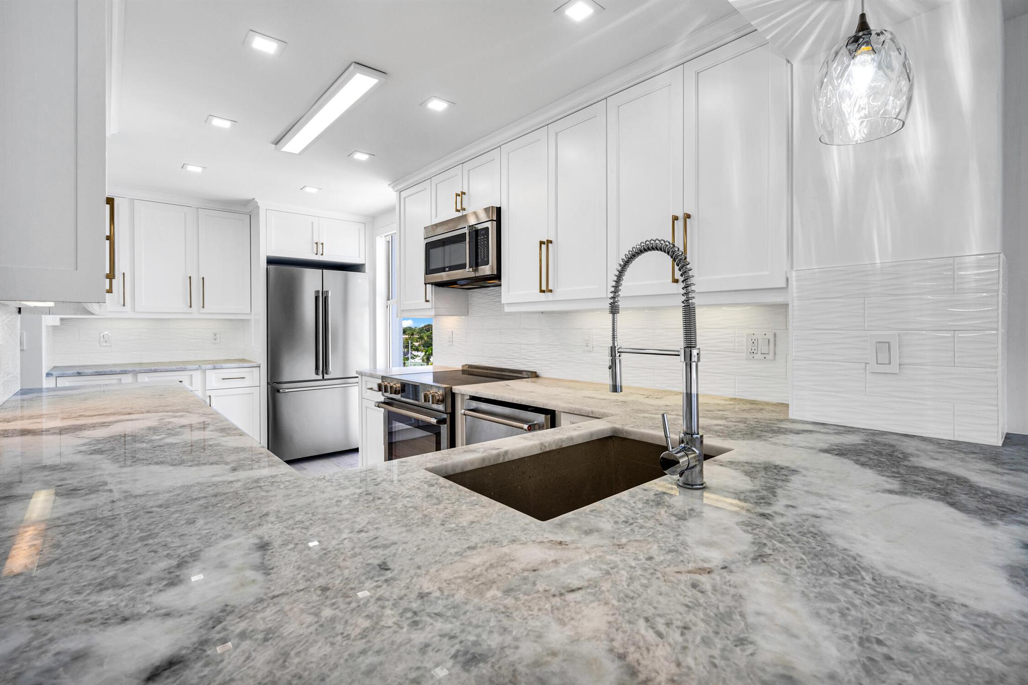 3901 S Flagler Drive 806