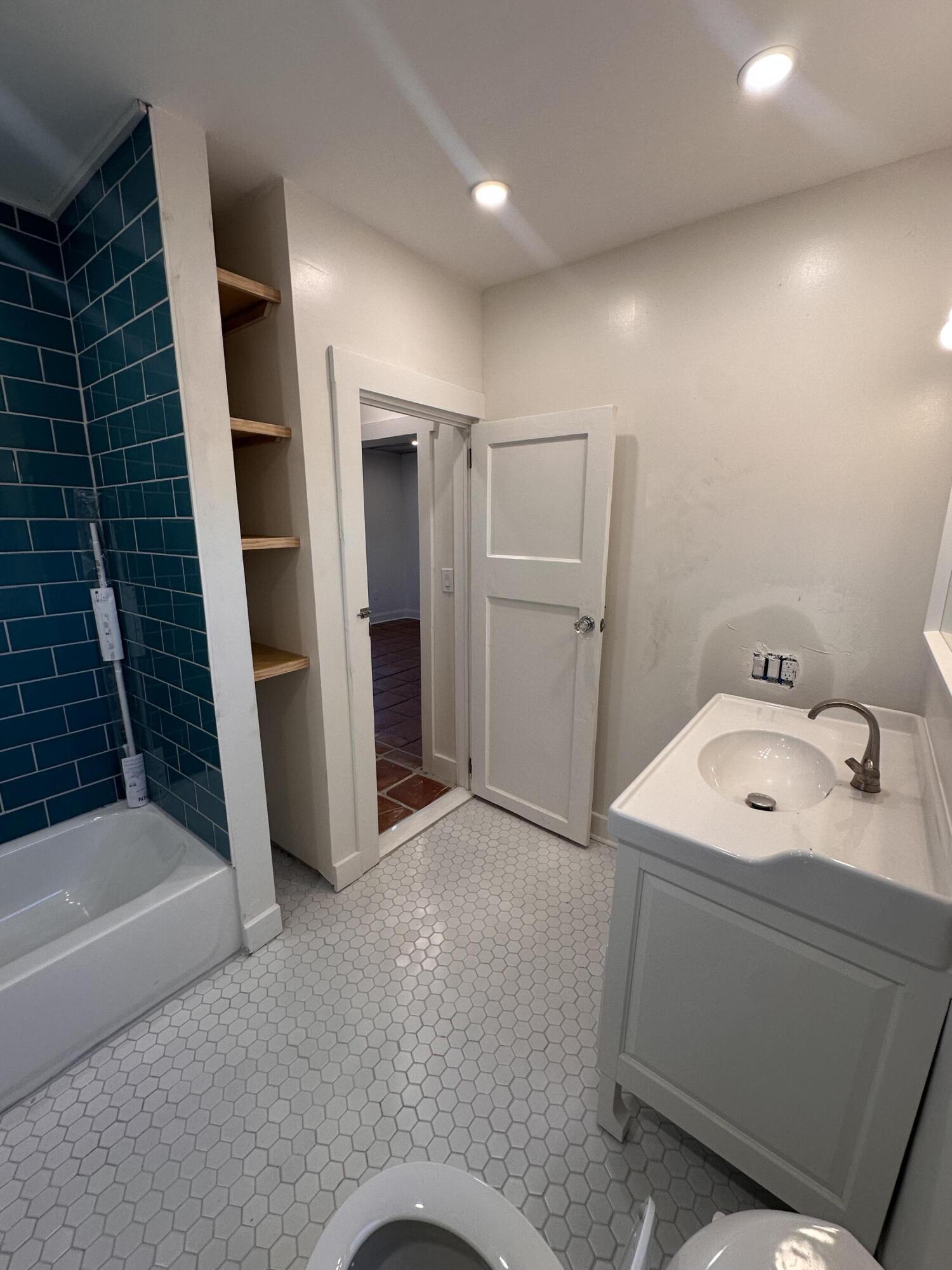 4707 Garden Avenue Apartment A