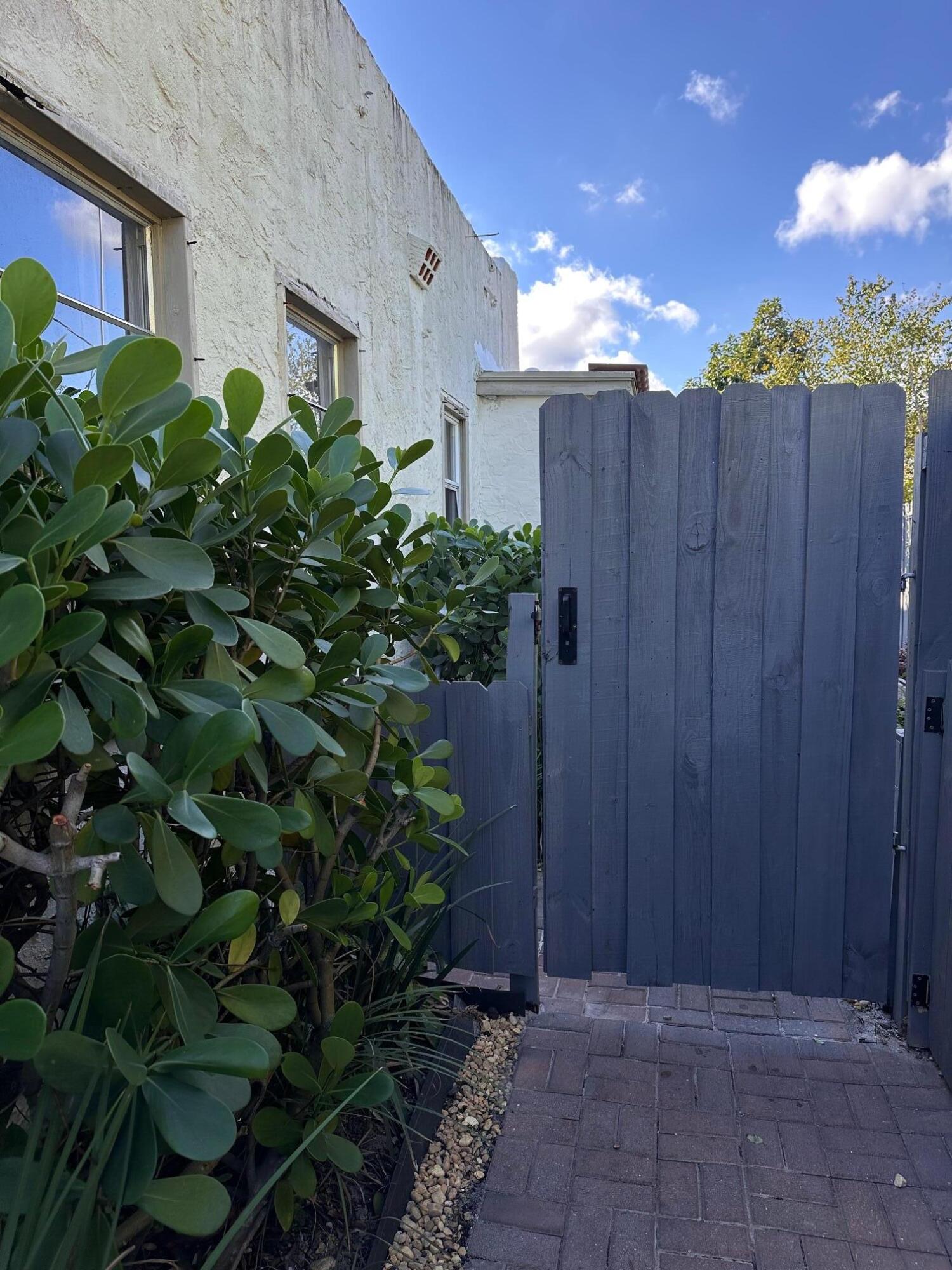 4707 Garden Avenue Apartment A