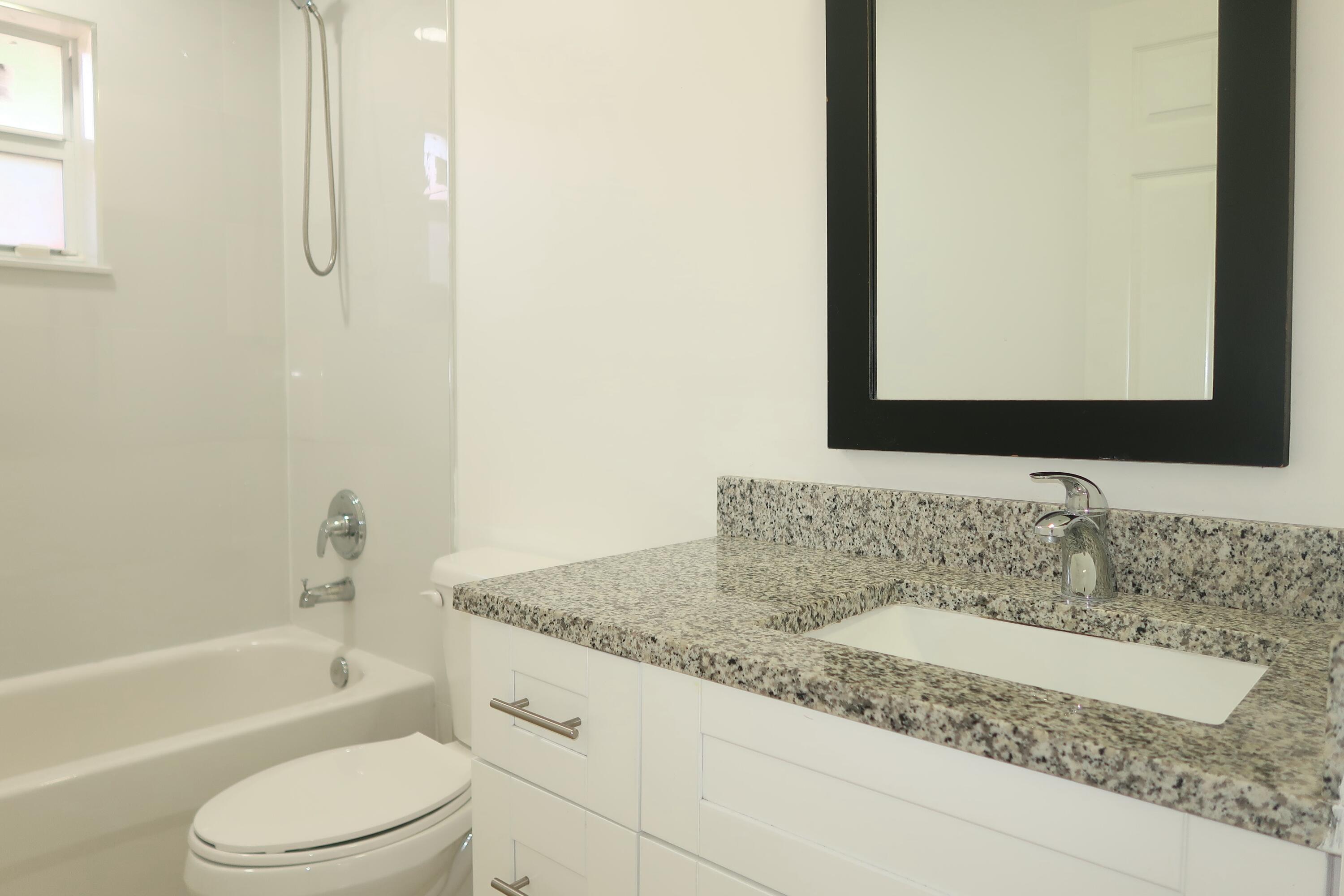 815 Forest Hill Boulevard