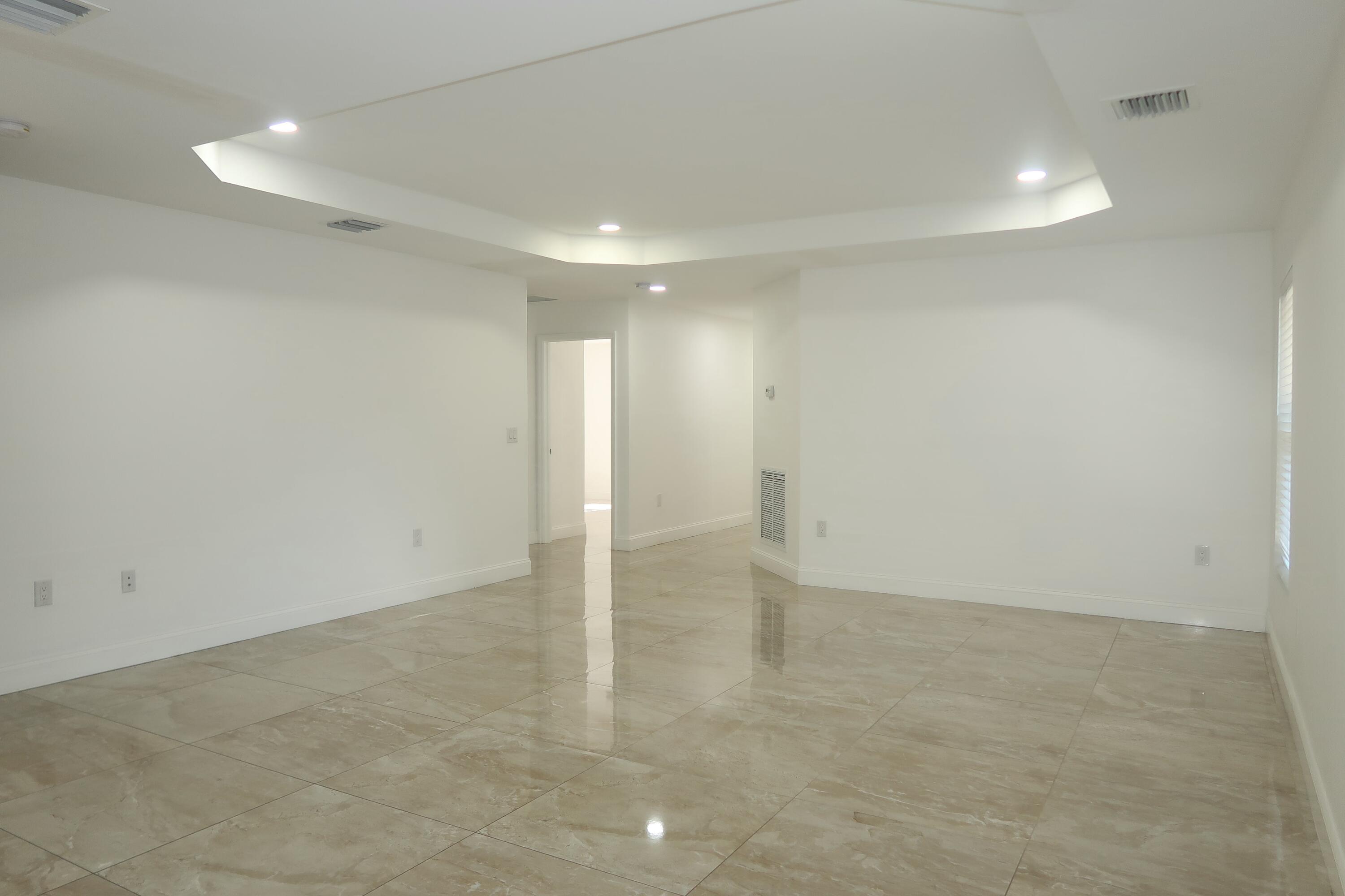 815 Forest Hill Boulevard