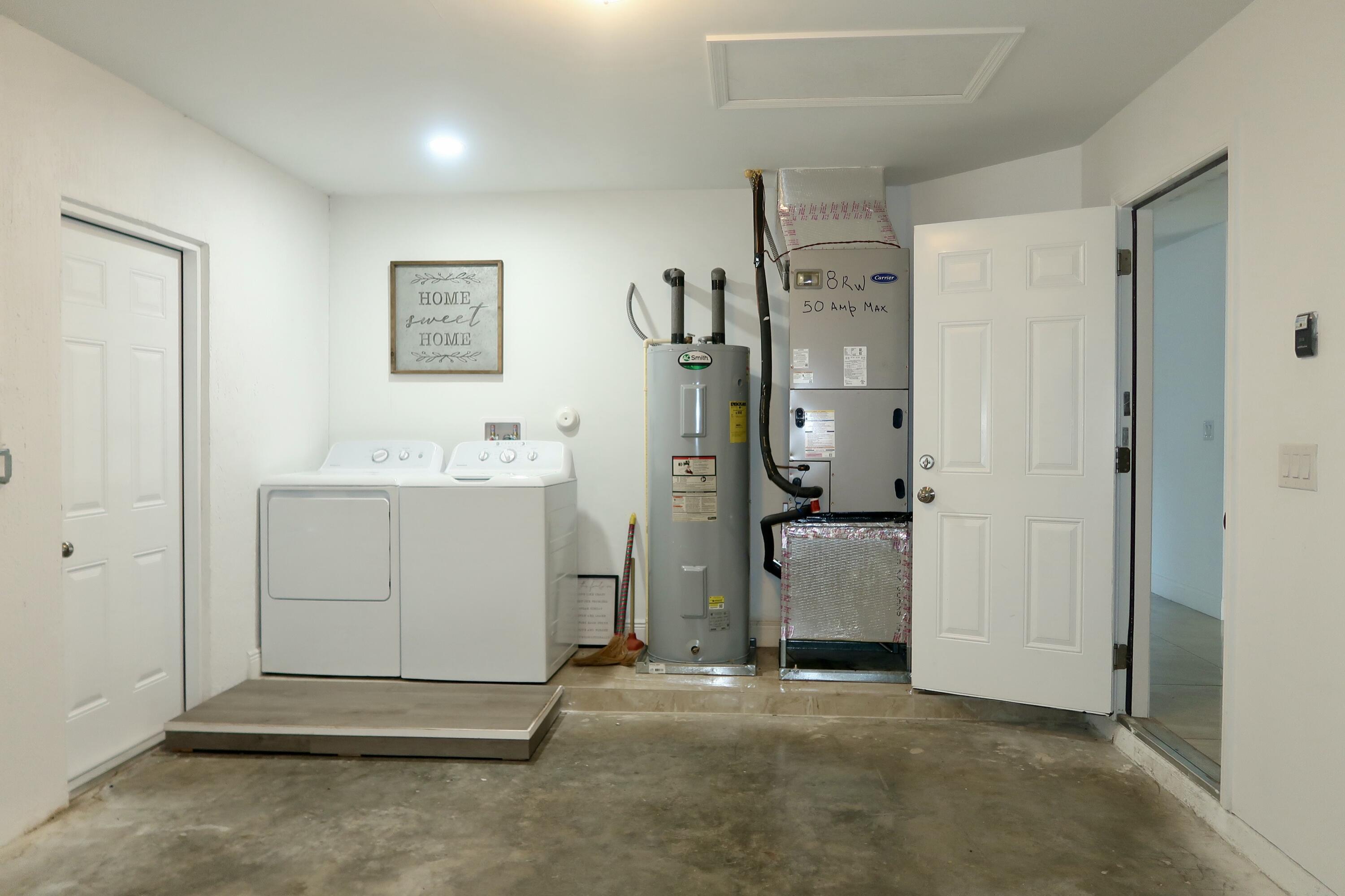 815 Forest Hill Boulevard