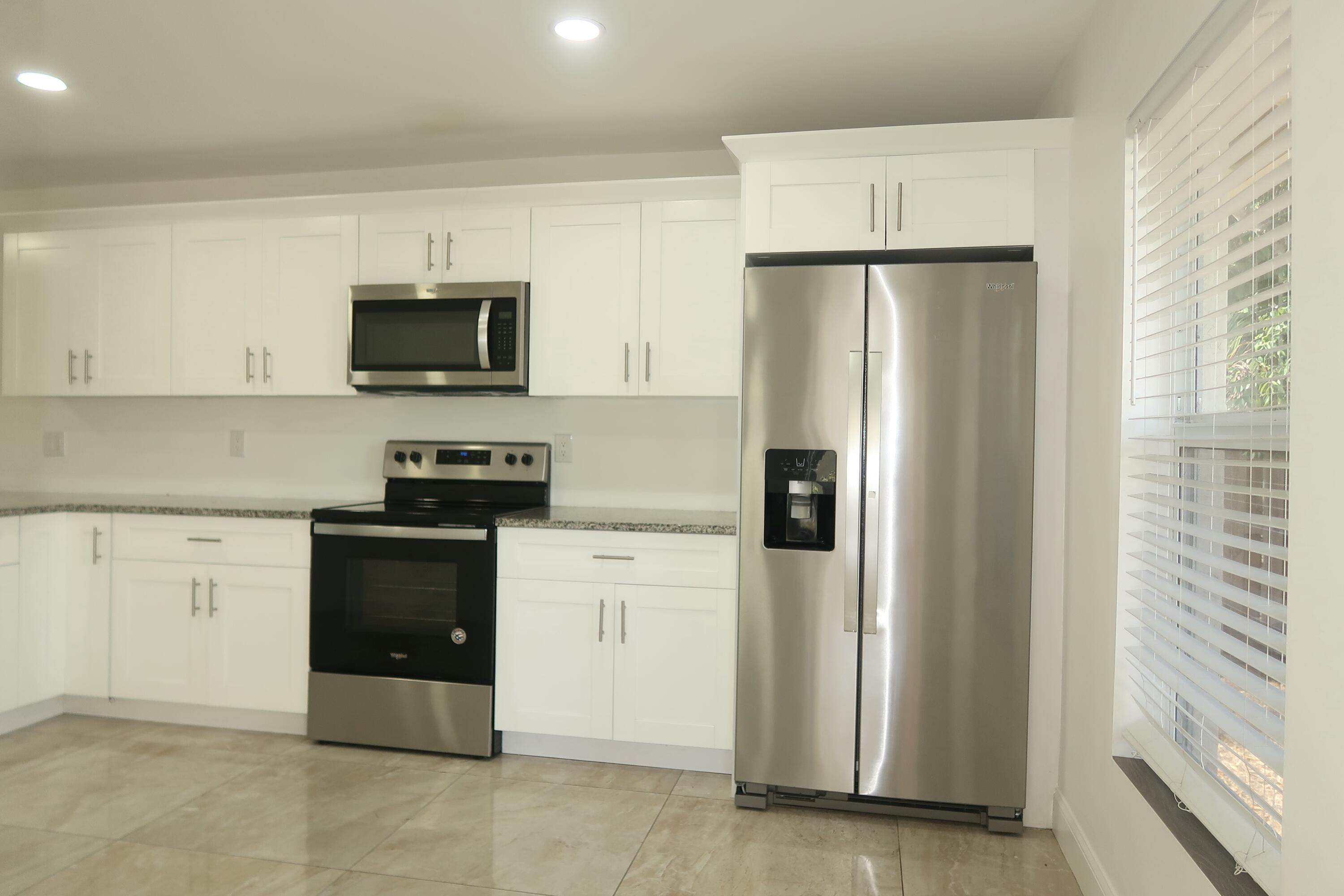 815 Forest Hill Boulevard