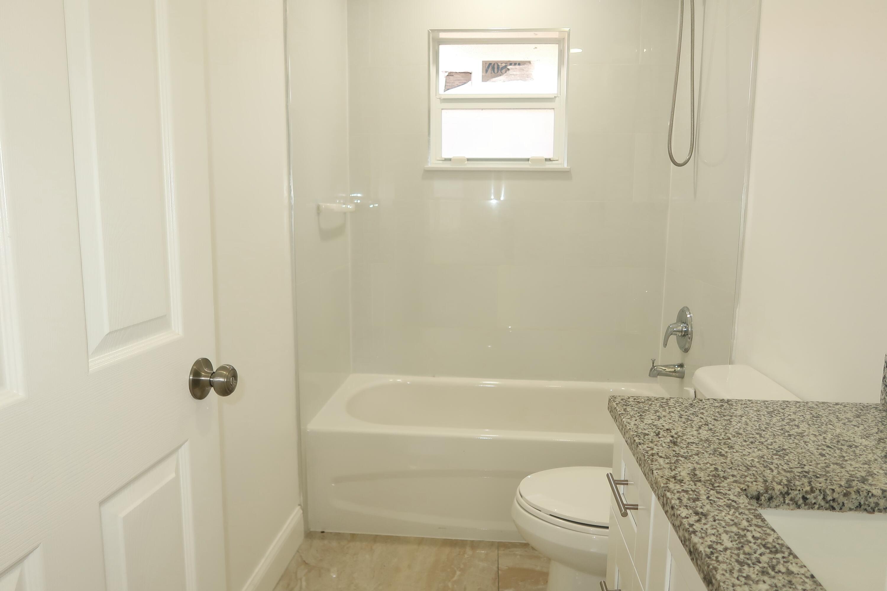 815 Forest Hill Boulevard