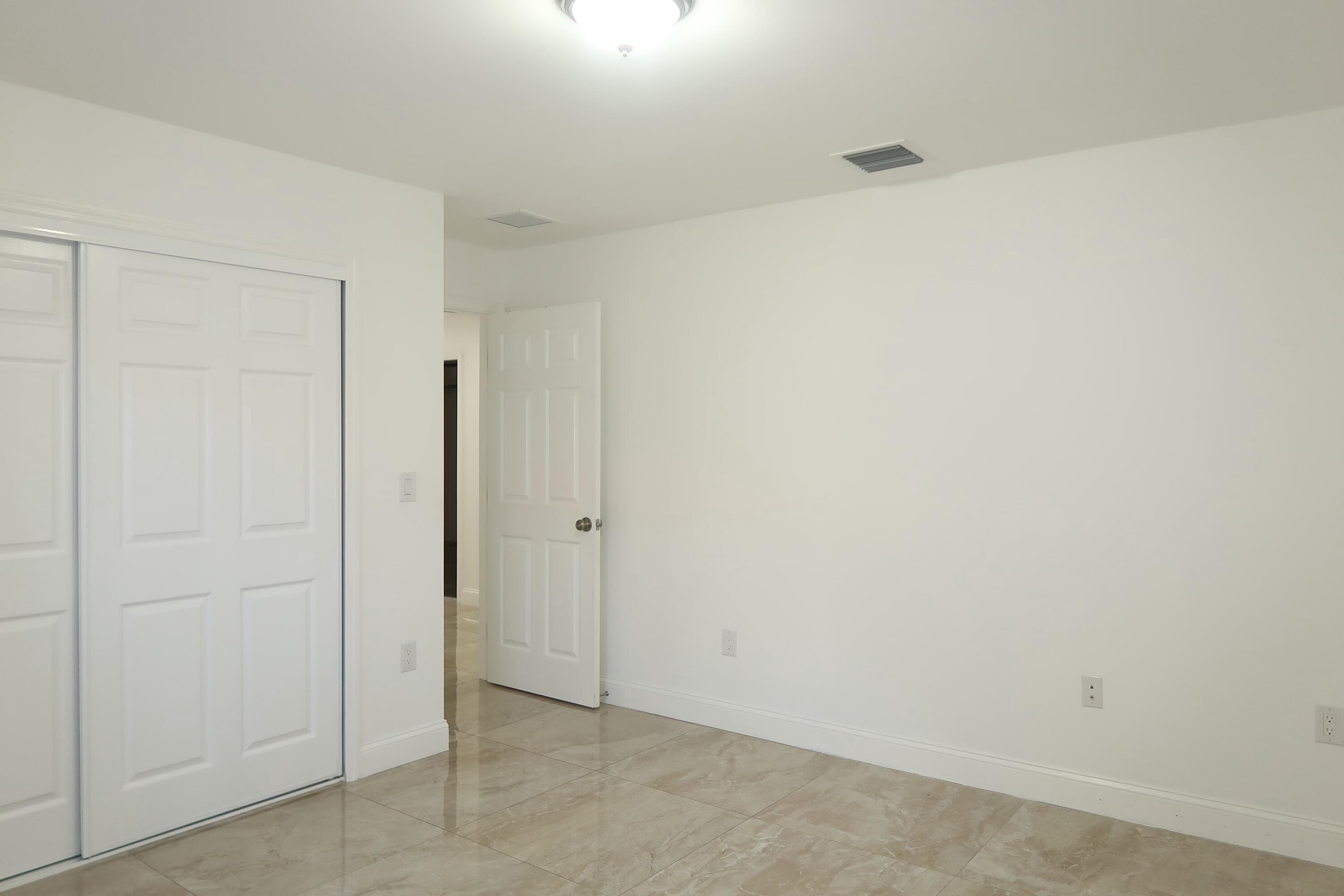 815 Forest Hill Boulevard