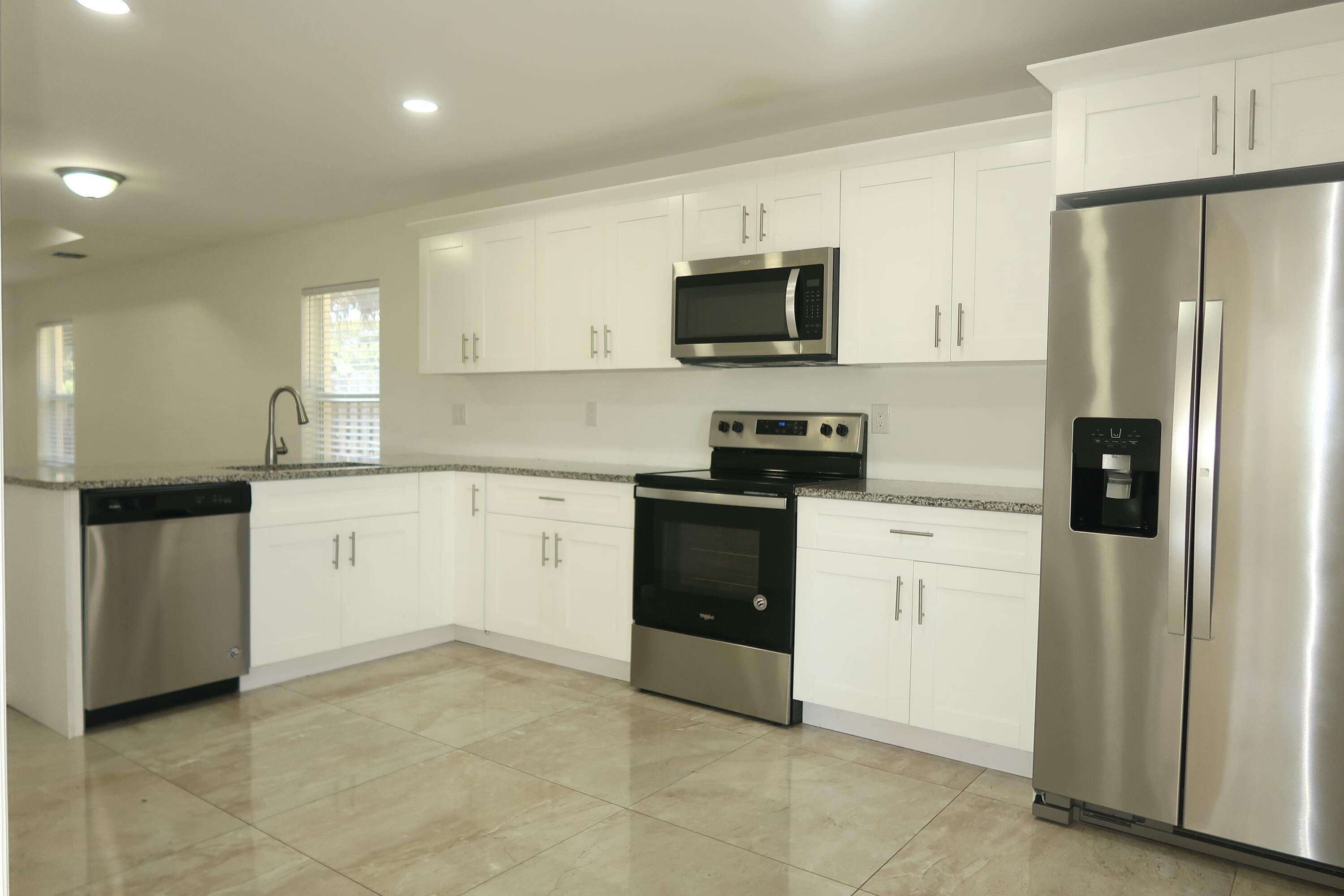 815 Forest Hill Boulevard