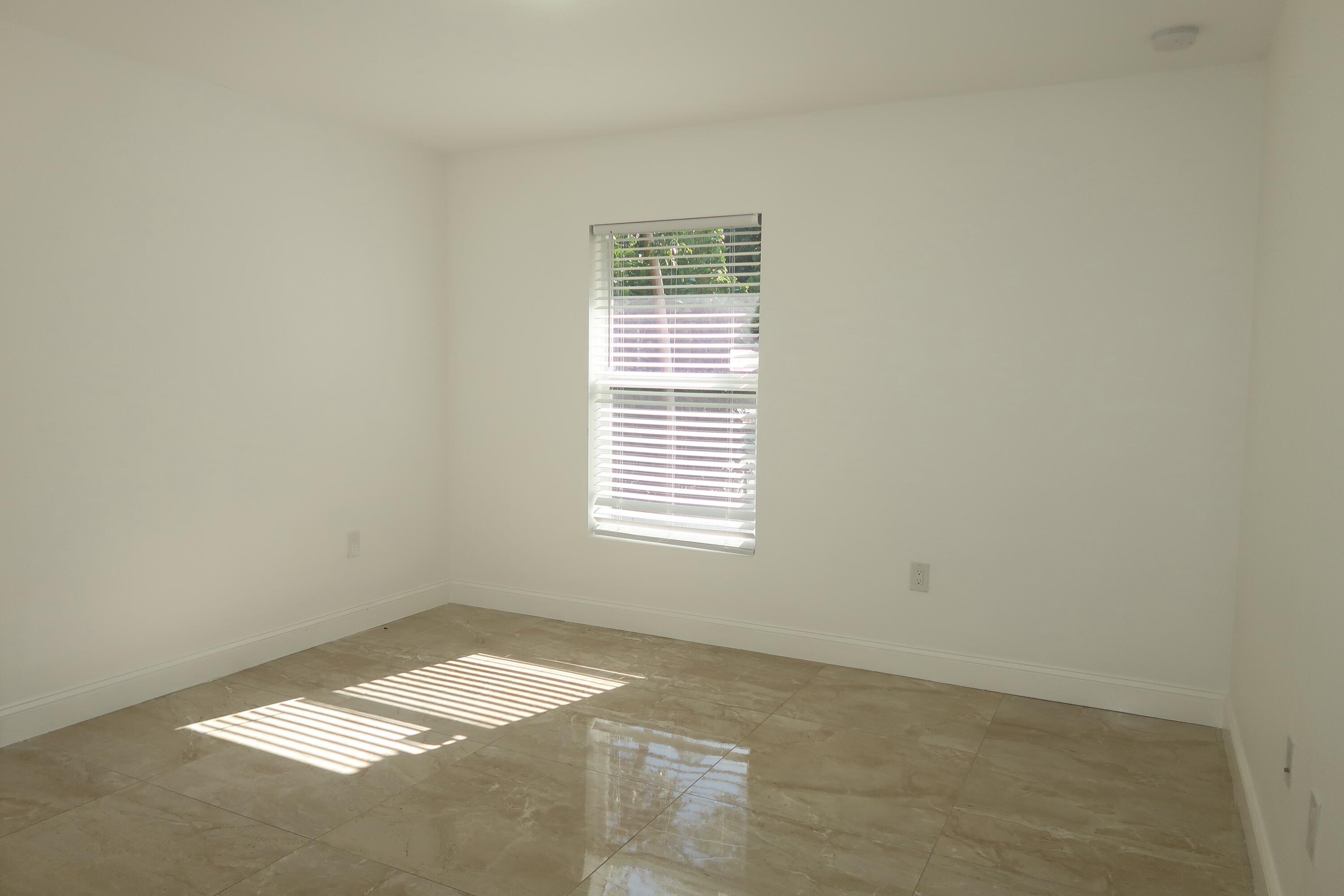 815 Forest Hill Boulevard