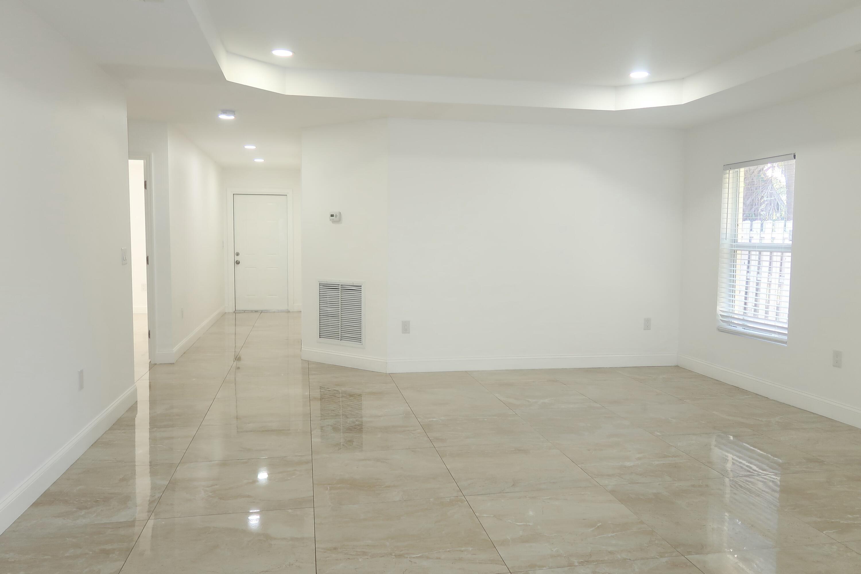 815 Forest Hill Boulevard