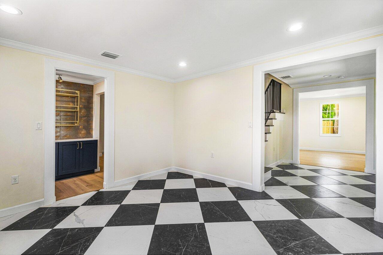 370 Marlborough Road