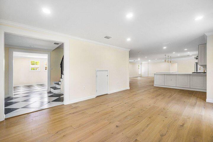 370 Marlborough Road