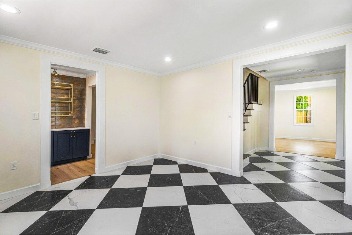 370 Marlborough Road