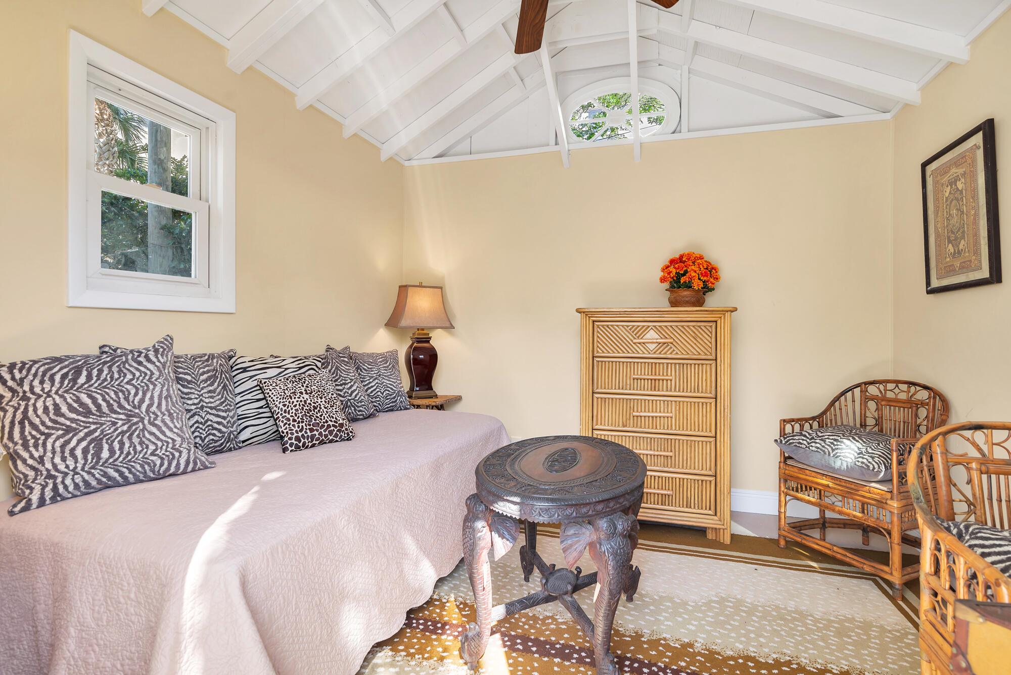 311 Kenilworth Boulevard