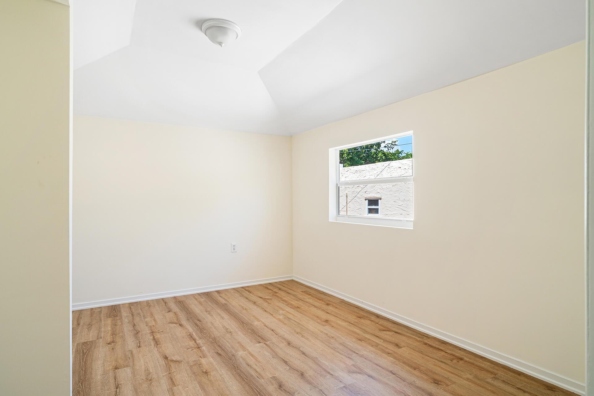 813 Avon Road