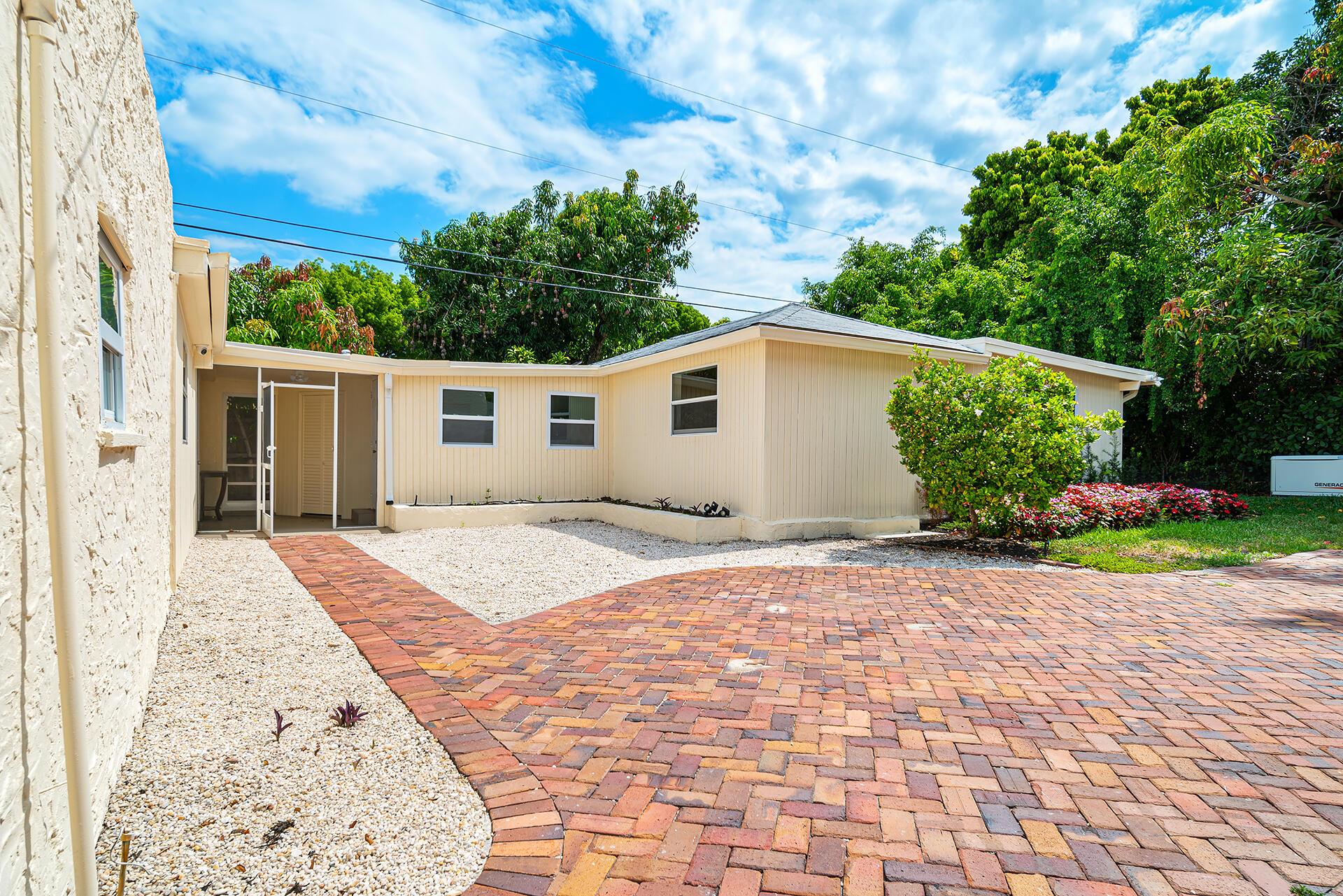 813 Avon Road