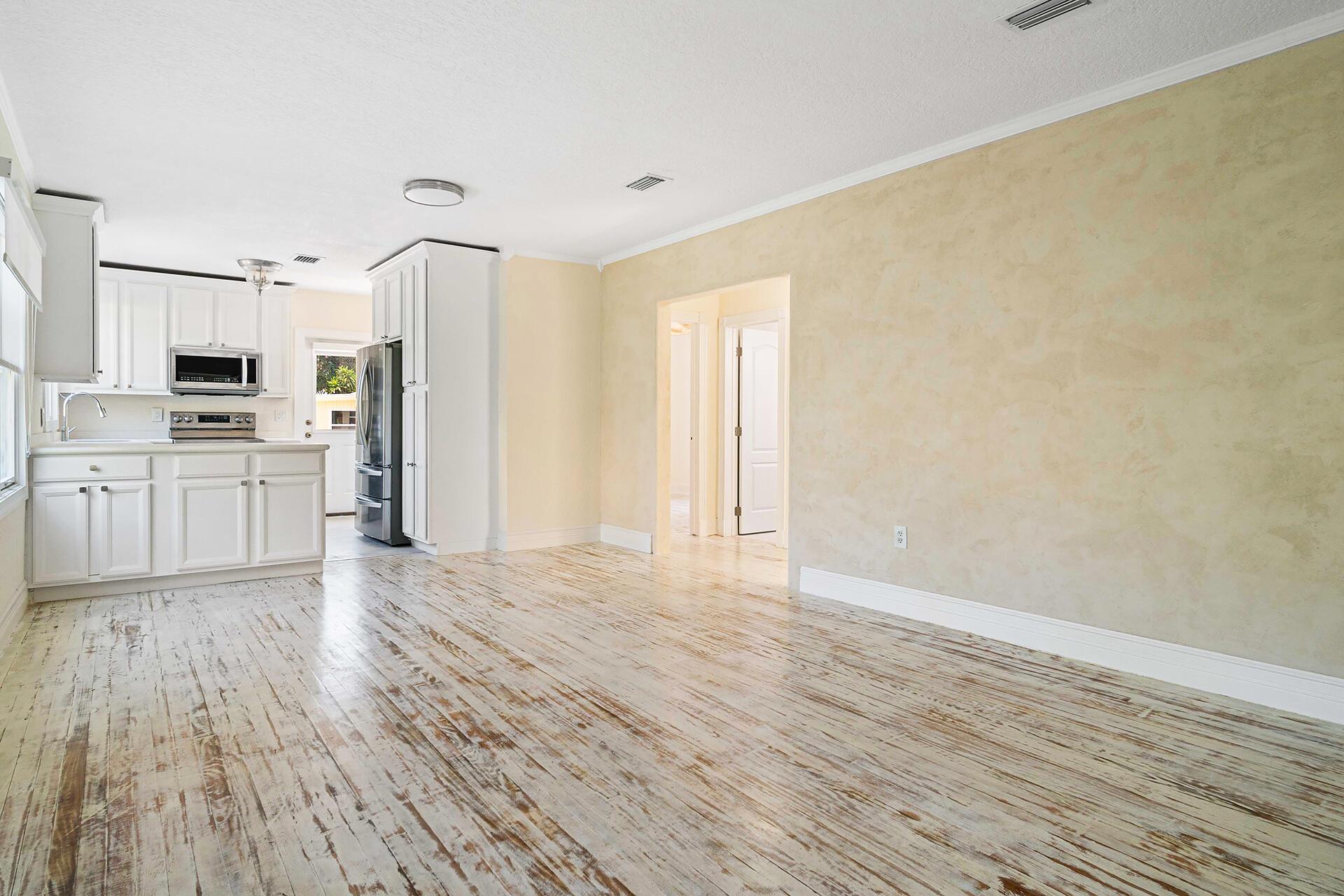 813 Avon Road