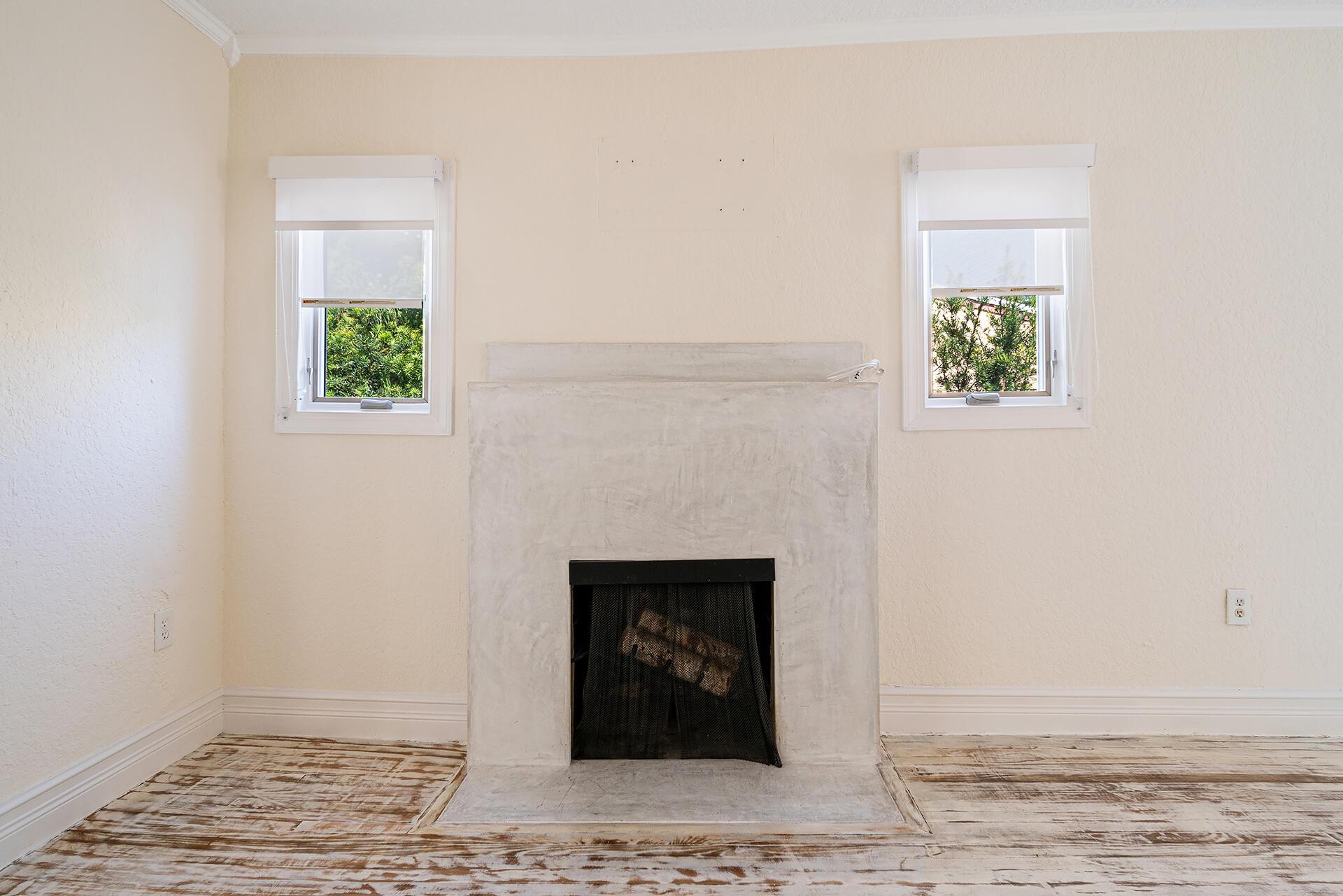 813 Avon Road