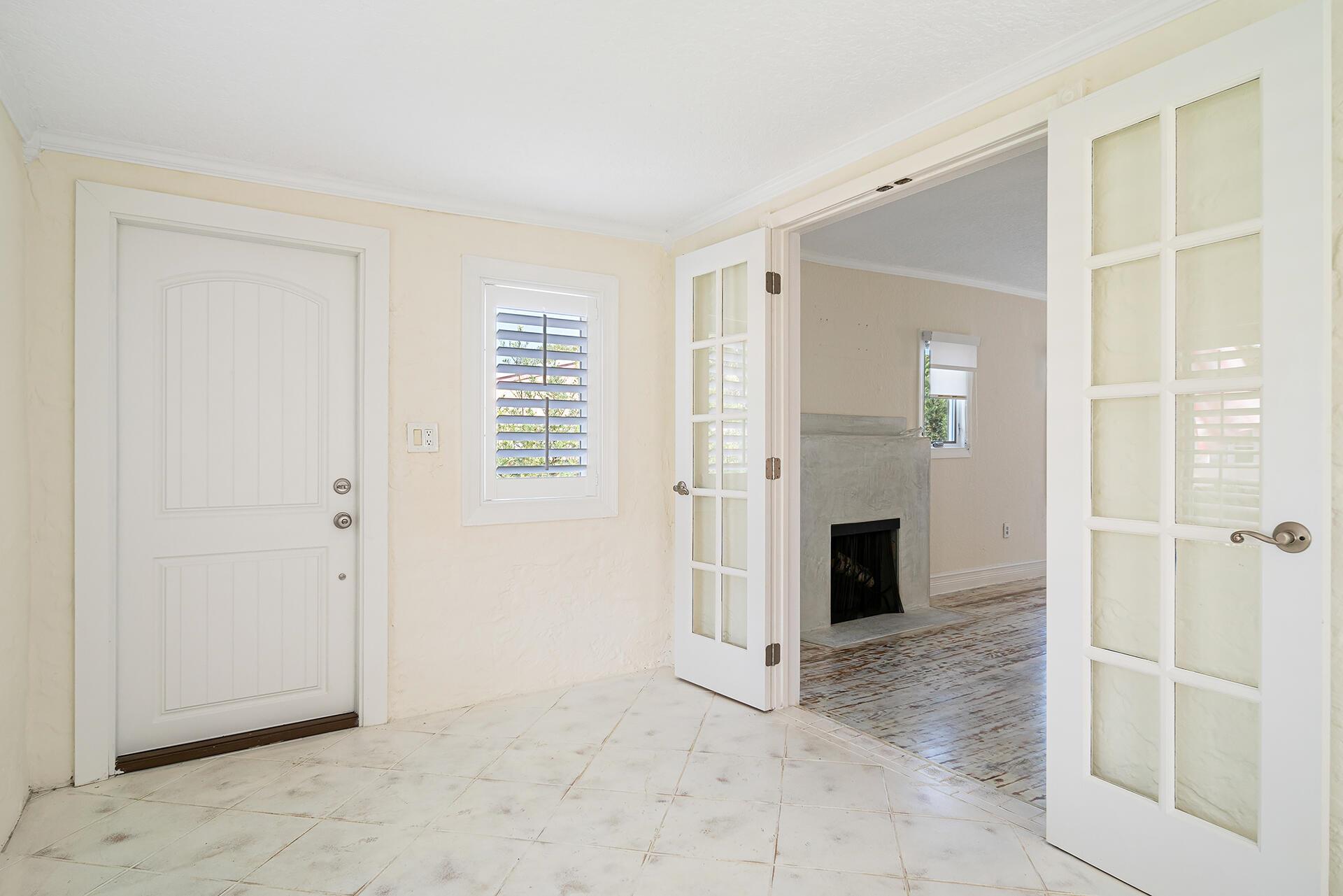 813 Avon Road