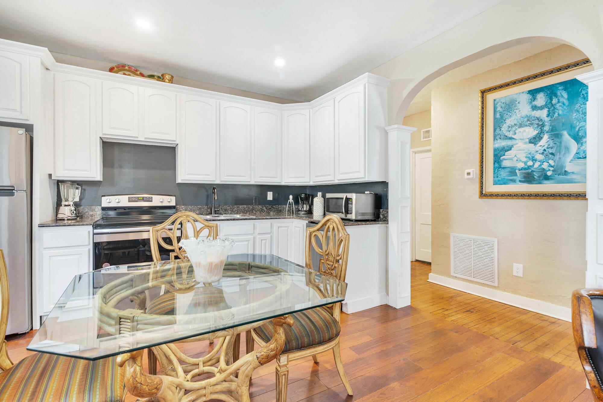 239 Lytton Court