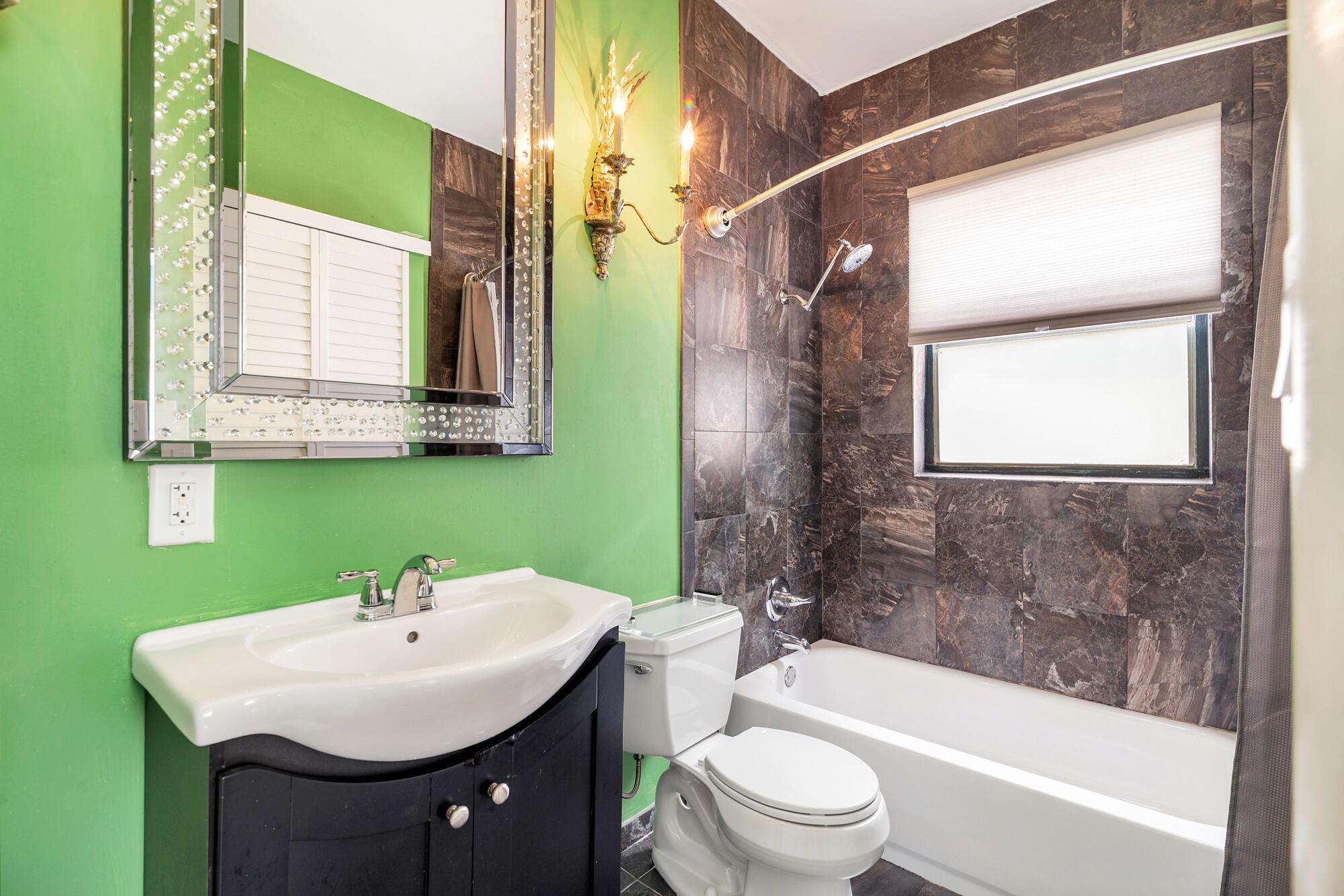 239 Lytton Court