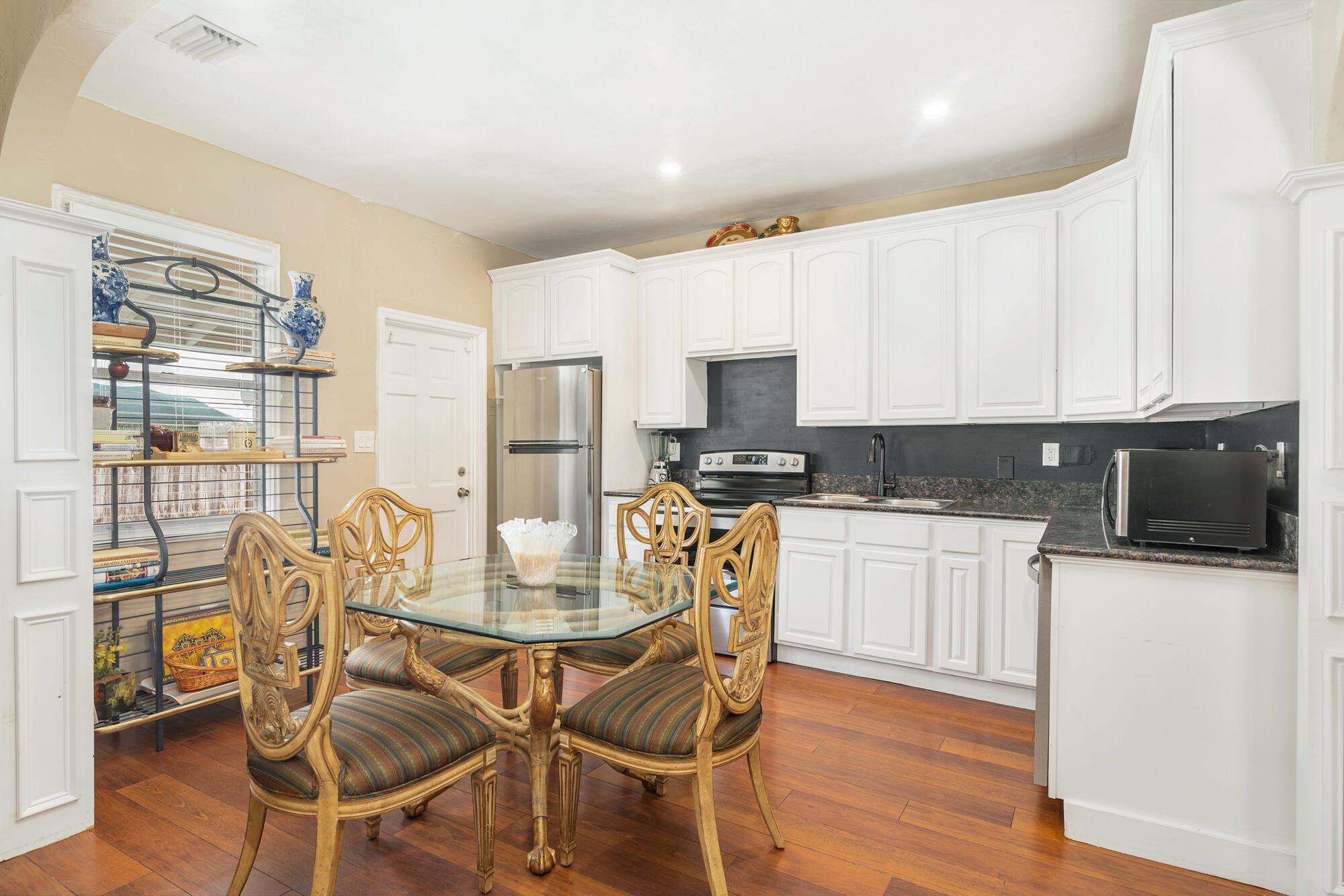 239 Lytton Court