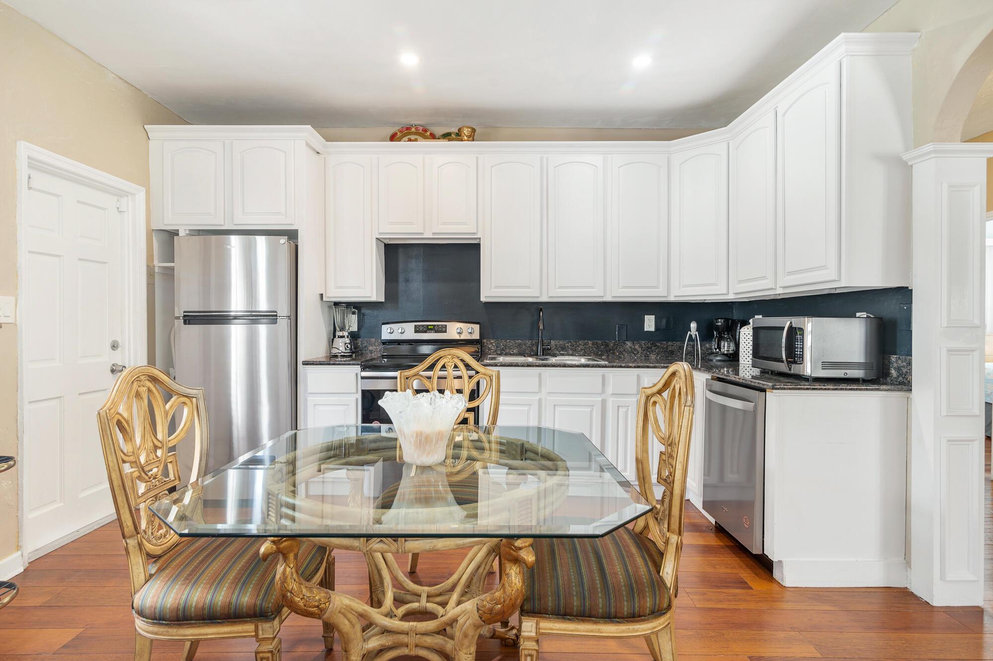 239 Lytton Court