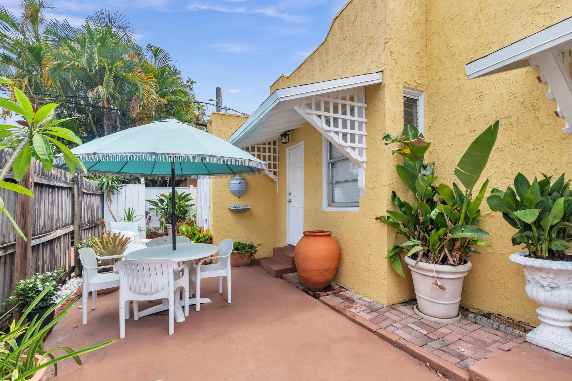 239 Lytton Court