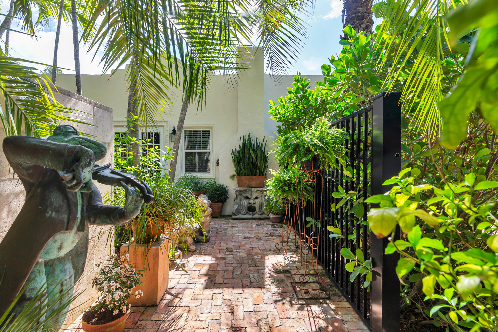 815 Nathan Hale Road