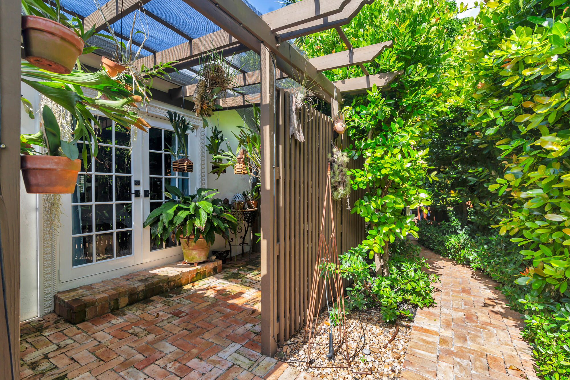 815 Nathan Hale Road