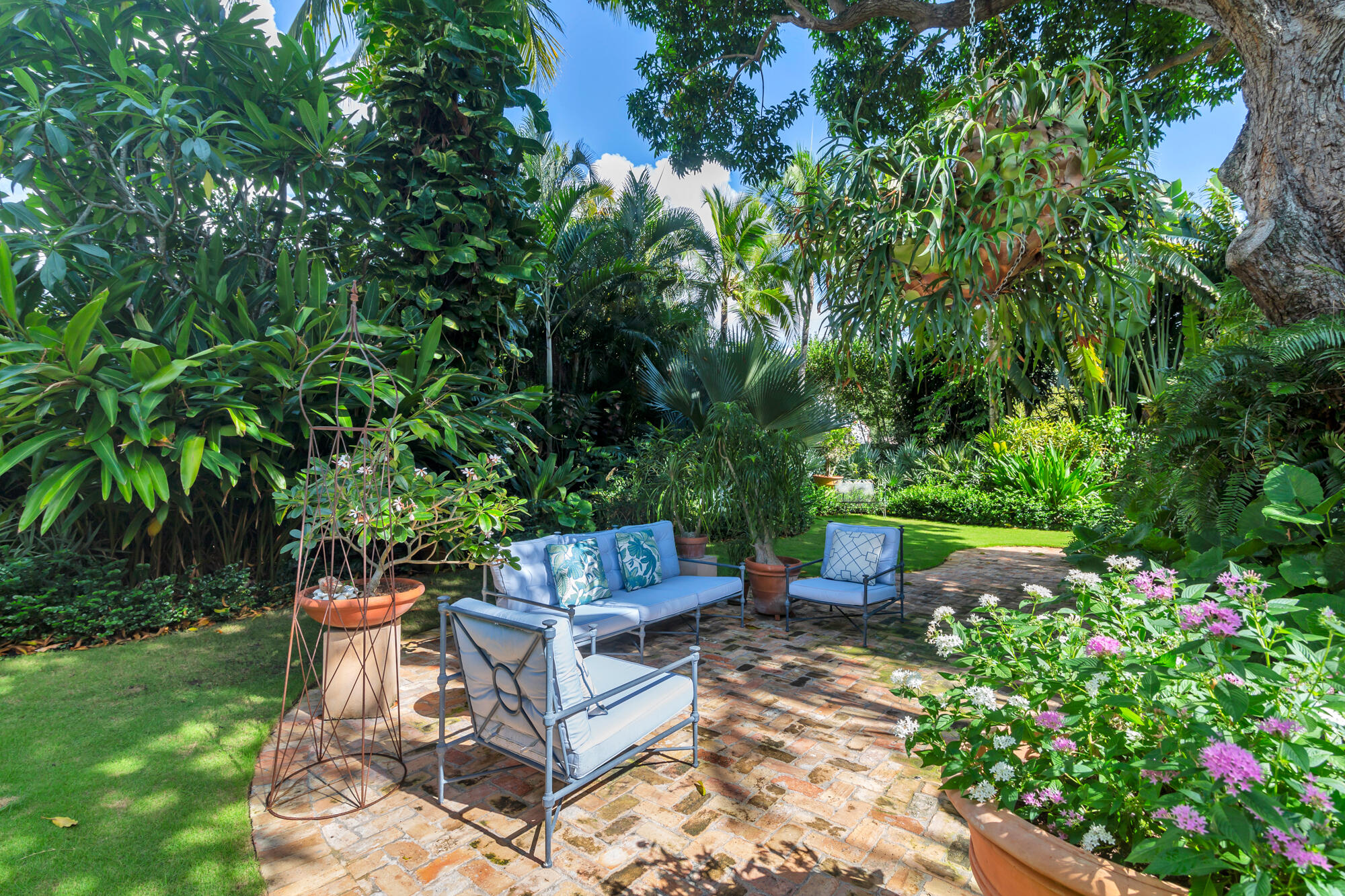 815 Nathan Hale Road