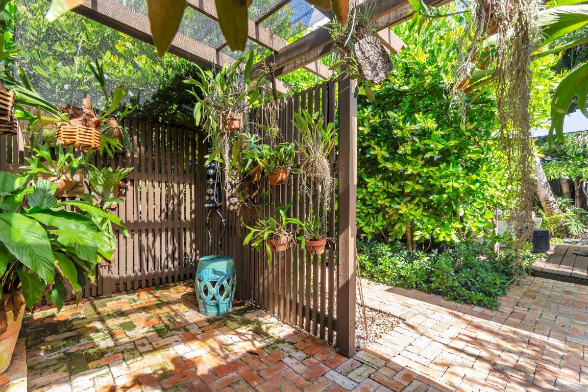 815 Nathan Hale Road