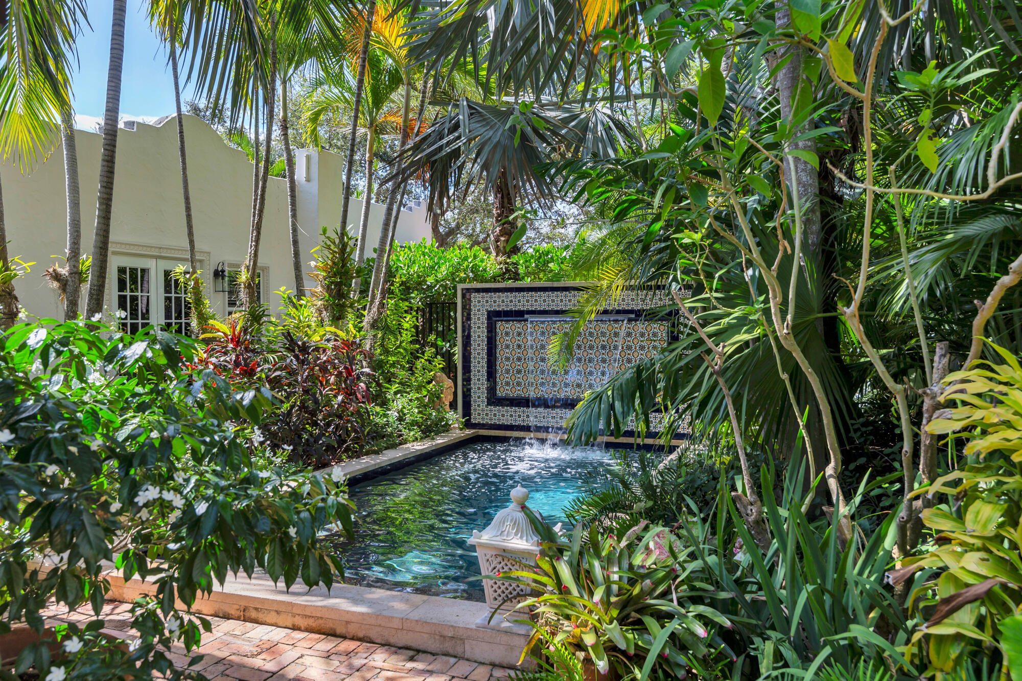 815 Nathan Hale Road