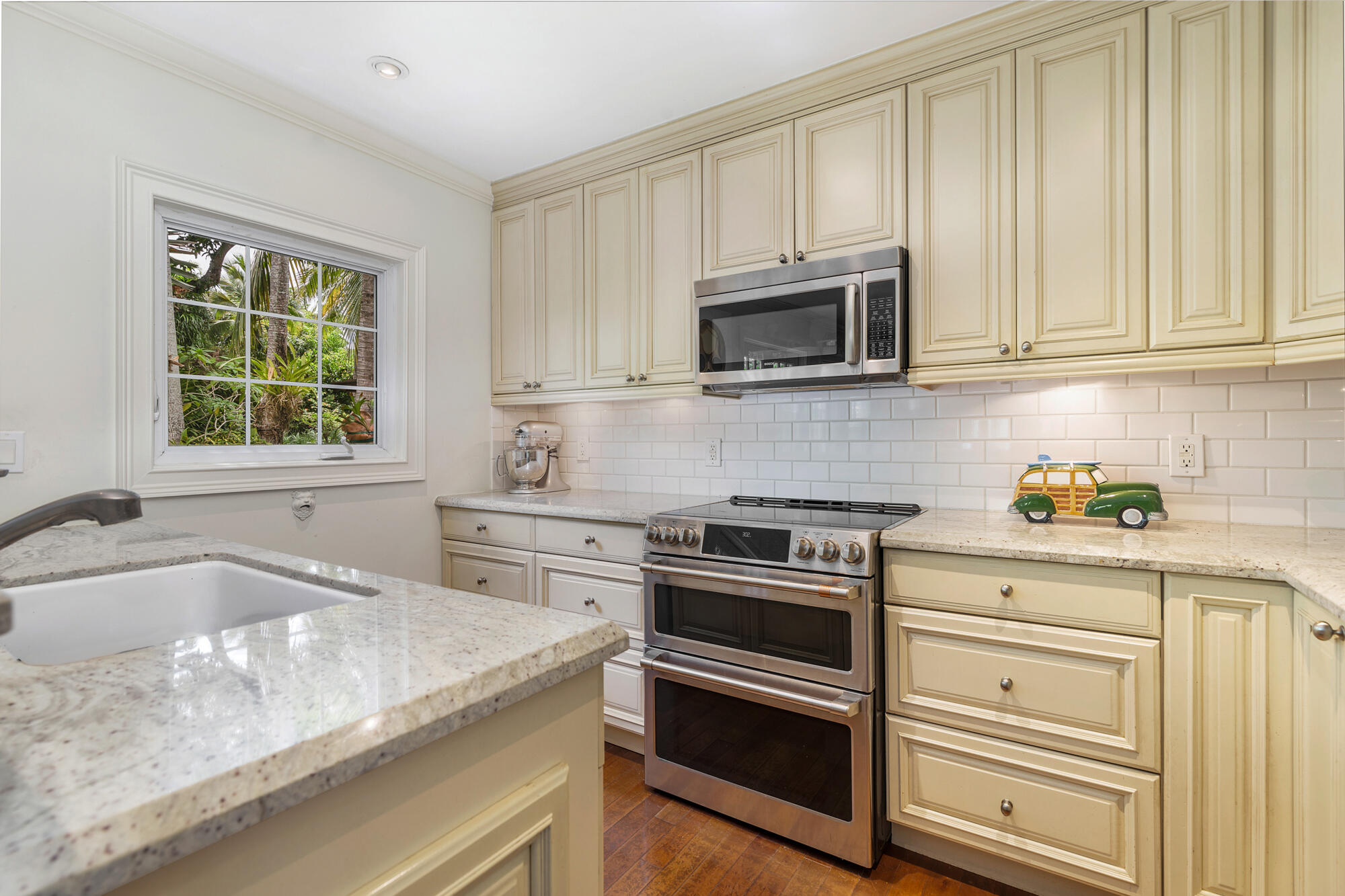 815 Nathan Hale Road